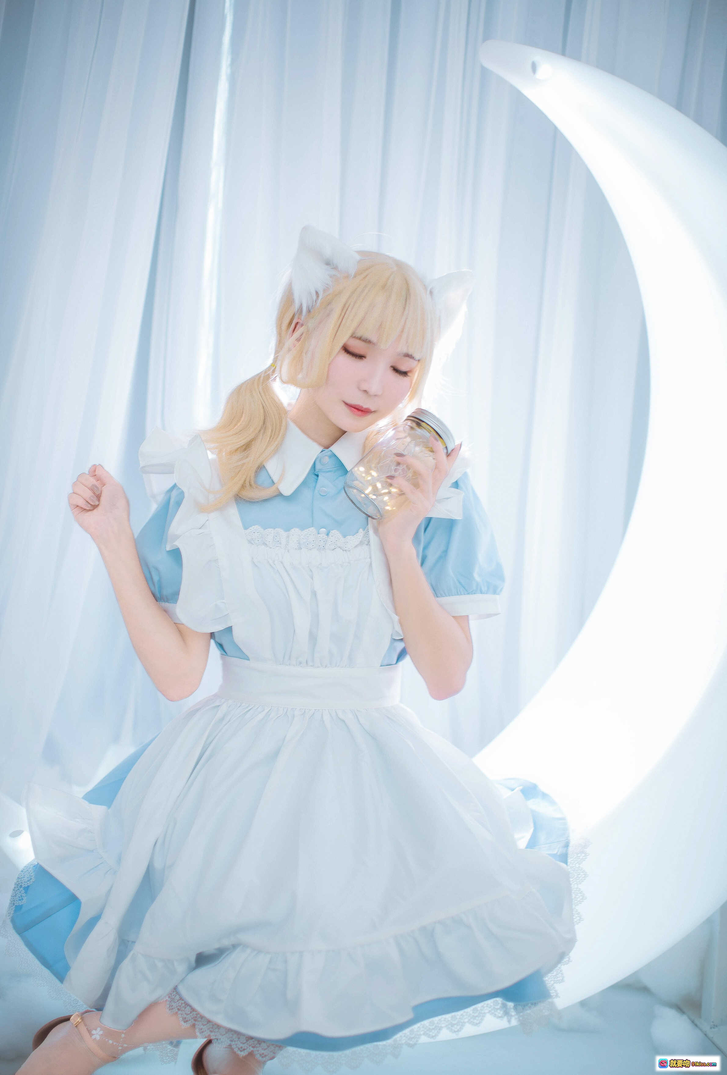 图片[8] - 北之北 VOL.11 女仆装写真 | 蓝白洛丽塔裙装 | 猫耳少女摆拍 | 梦幻窗帘背景 | 甜美日系风格 | 9P高清图集 - 就要吻