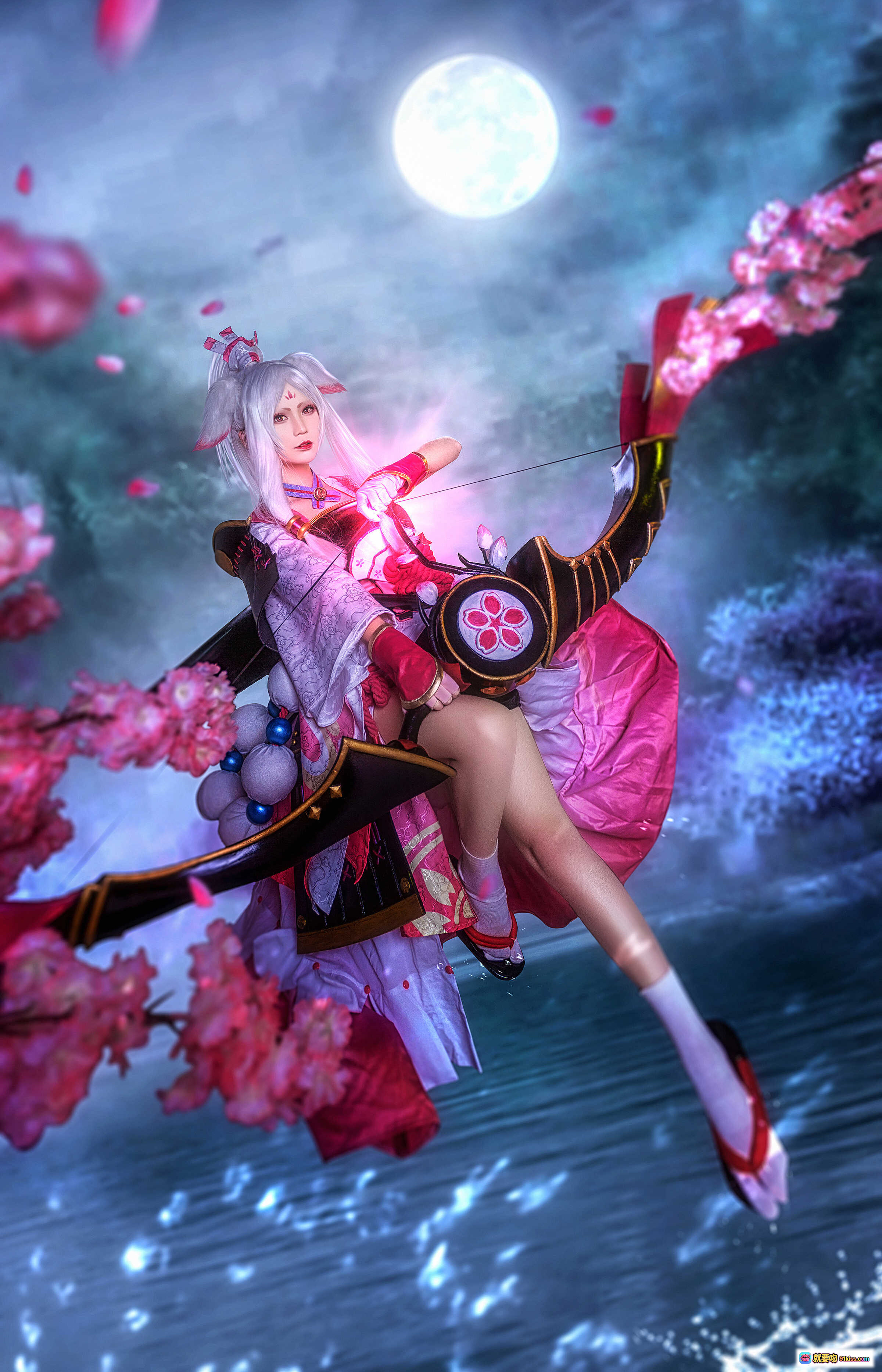 图片[2] - 阴阳师白狼cosplay美图 | 粉樱飞舞战斗姿态 | 北之北VOL.14高清9P写真 | 和风巫女装束炫酷特效 - 就要吻