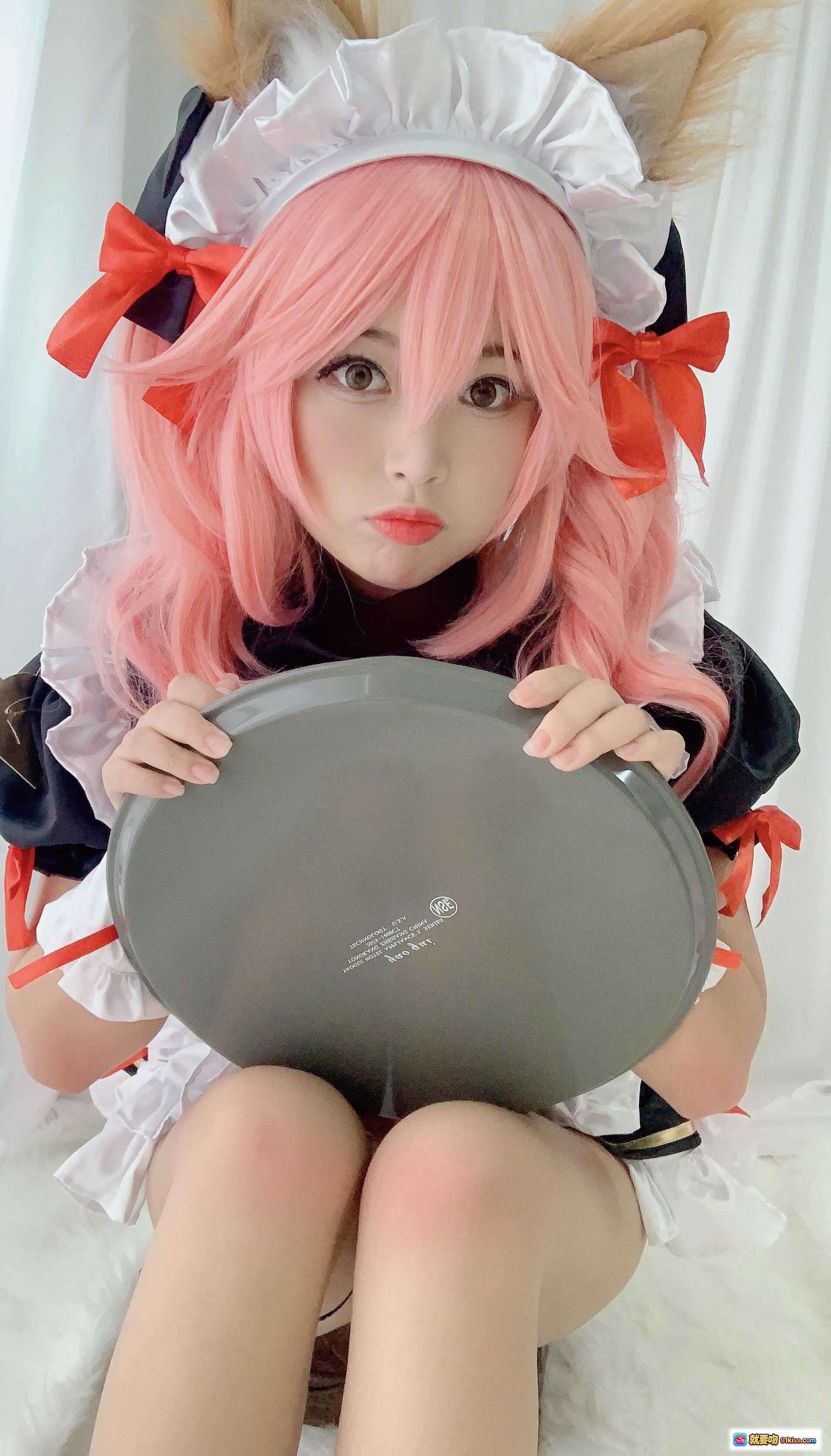 图片[4] - 白烨VOL.001玉藻前同人女仆装写真｜白色蕾丝+红色蝴蝶结+黑色内裤+吊袜带｜58P高清图集 - 就要吻