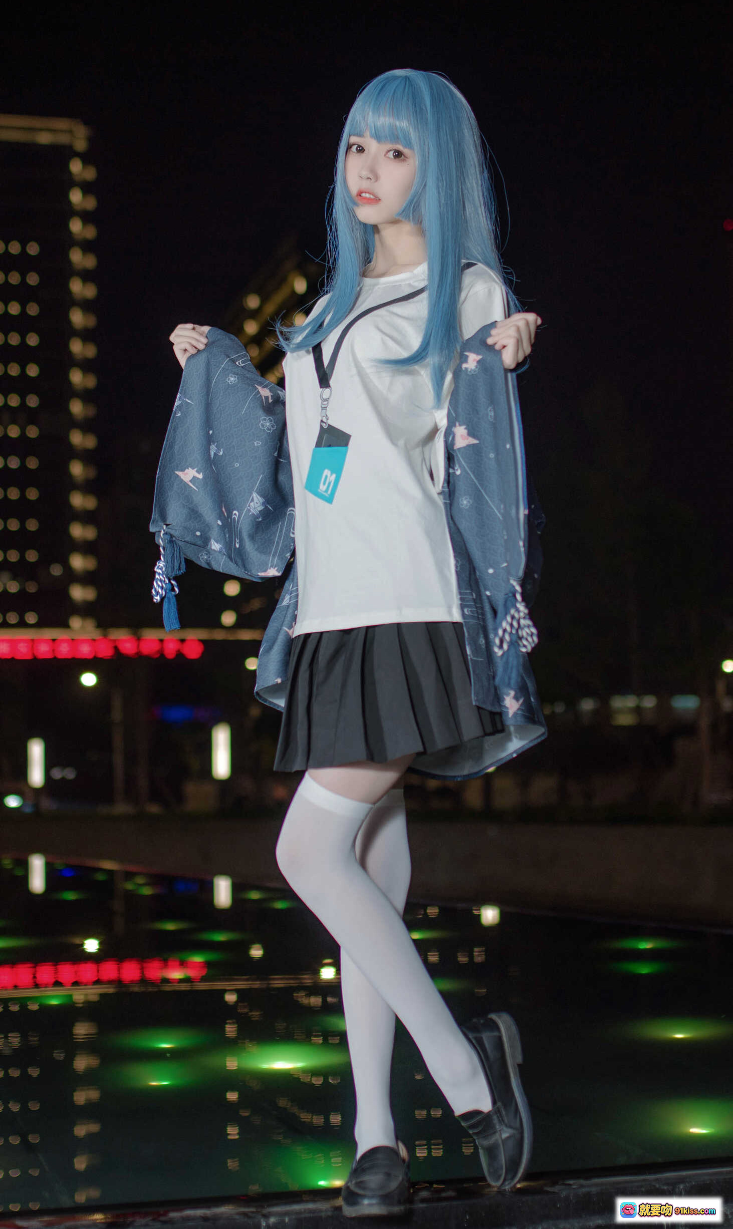 图片[2] - 你的负卿 NO.024 居家私服蓝发少女夜景写真 白袜黑裙城市灯光背景 9P高清图集 - 就要吻