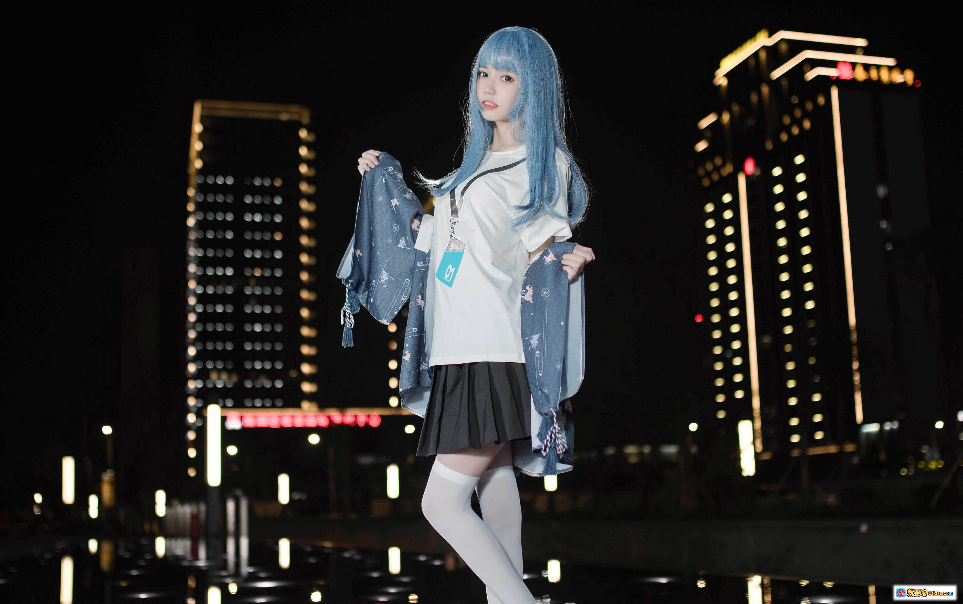 图片[6] - 你的负卿 NO.024 居家私服蓝发少女夜景写真 白袜黑裙城市灯光背景 9P高清图集 - 就要吻