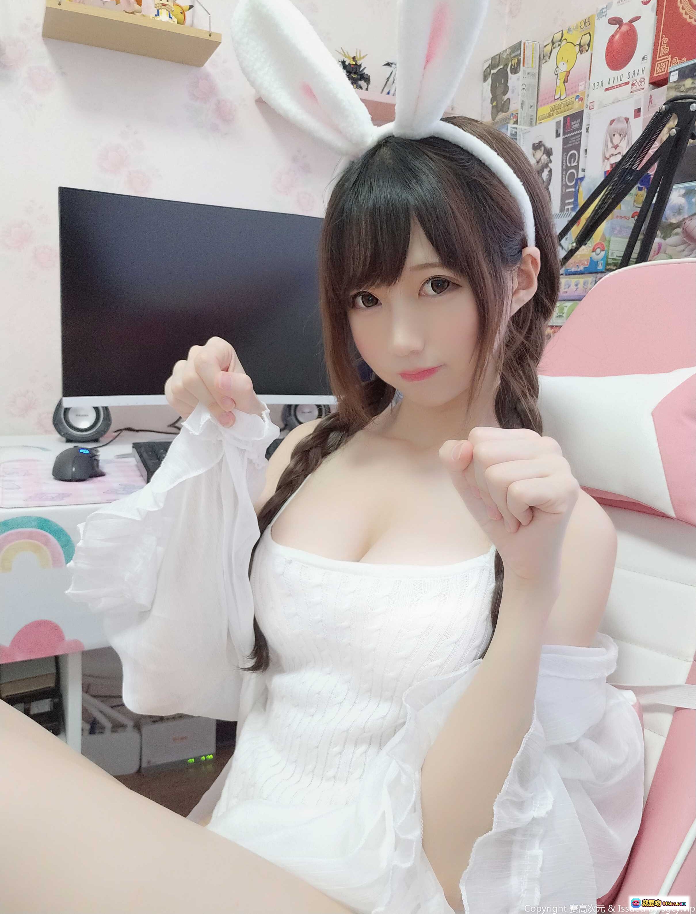 图片[5] - Nagesa魔物喵NO.018兔子自拍写真 白色兔耳发箍双马尾少女居家萌系穿搭粉色电竞椅电脑桌背景可爱甜心风格高清图集 - 就要吻