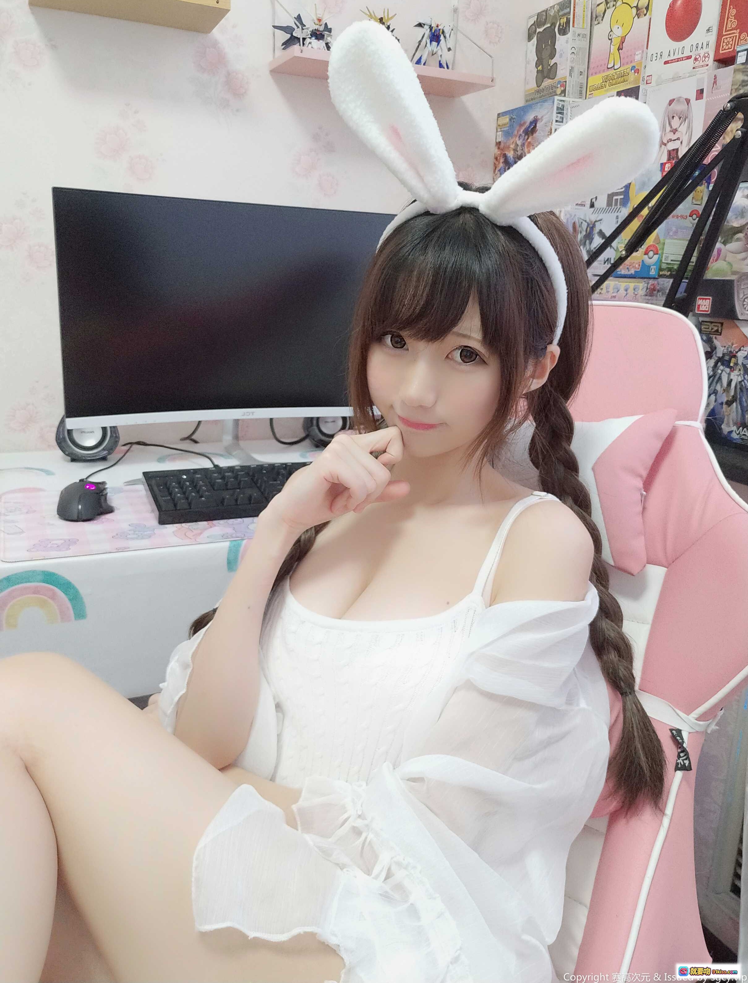 图片[3] - Nagesa魔物喵NO.018兔子自拍写真 白色兔耳发箍双马尾少女居家萌系穿搭粉色电竞椅电脑桌背景可爱甜心风格高清图集 - 就要吻