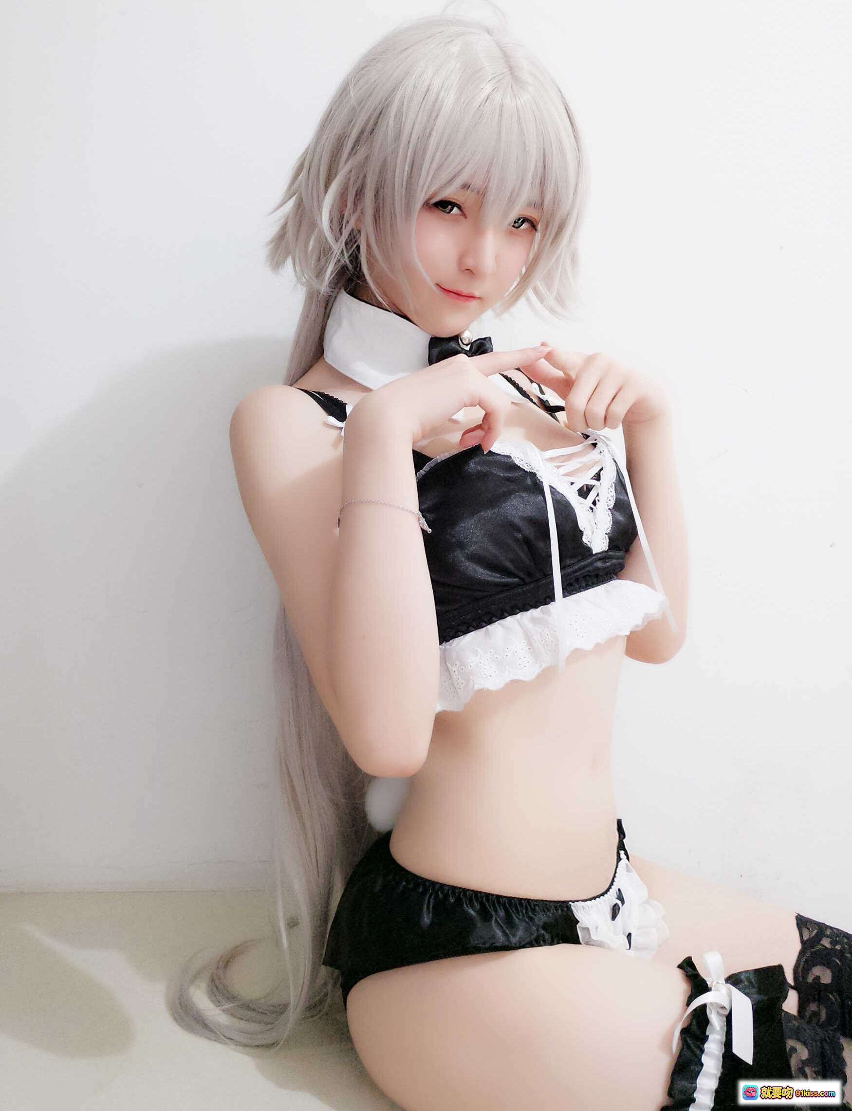 图片[7] - 一小央泽NO.022黑兔Cosplay写真｜银发少女黑丝女仆装10P高清图集 - 就要吻