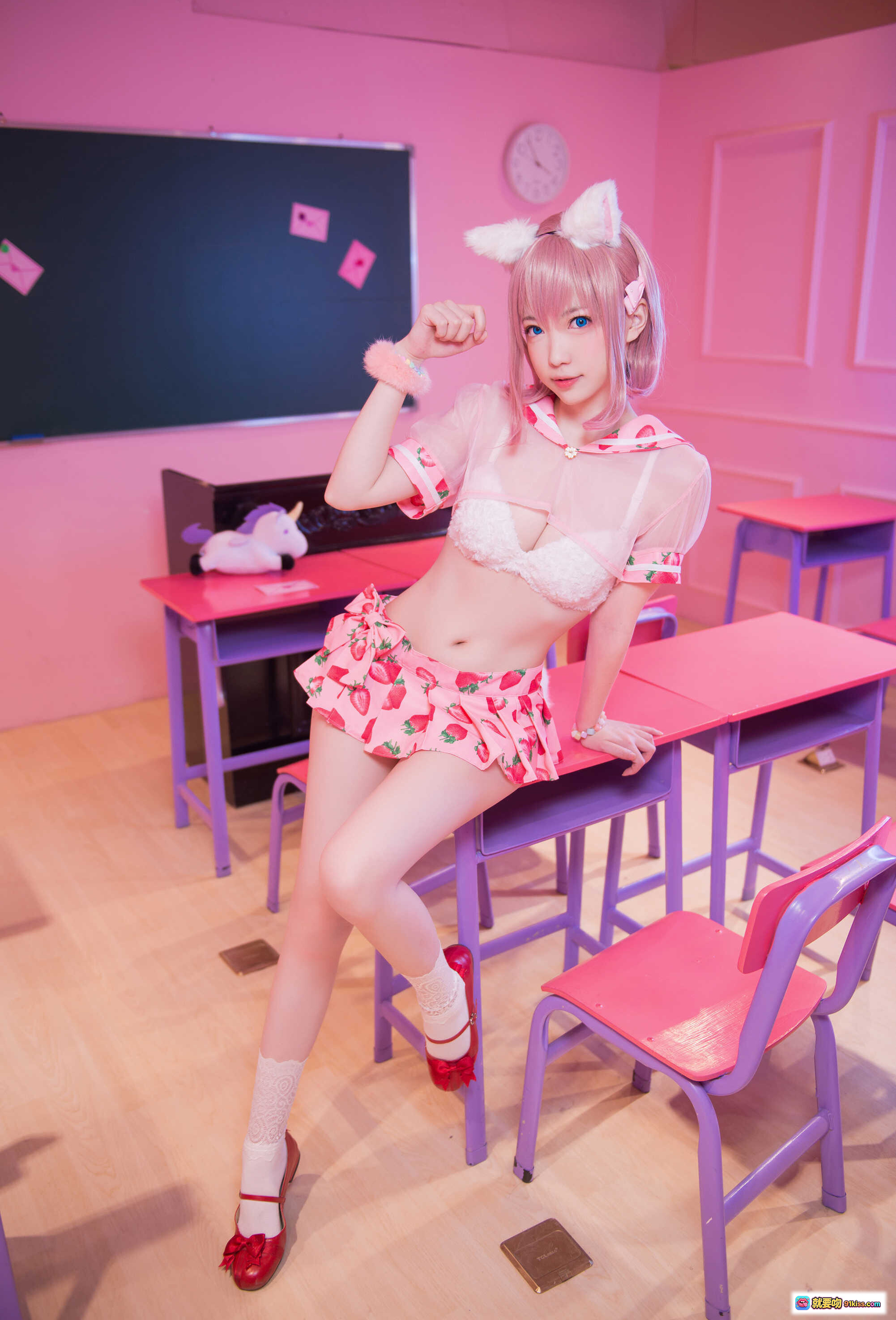 图片[8] - 妖少you1草莓蛋糕猫cosplay粉发猫耳少女手持爱心信封甜美写真 - 就要吻