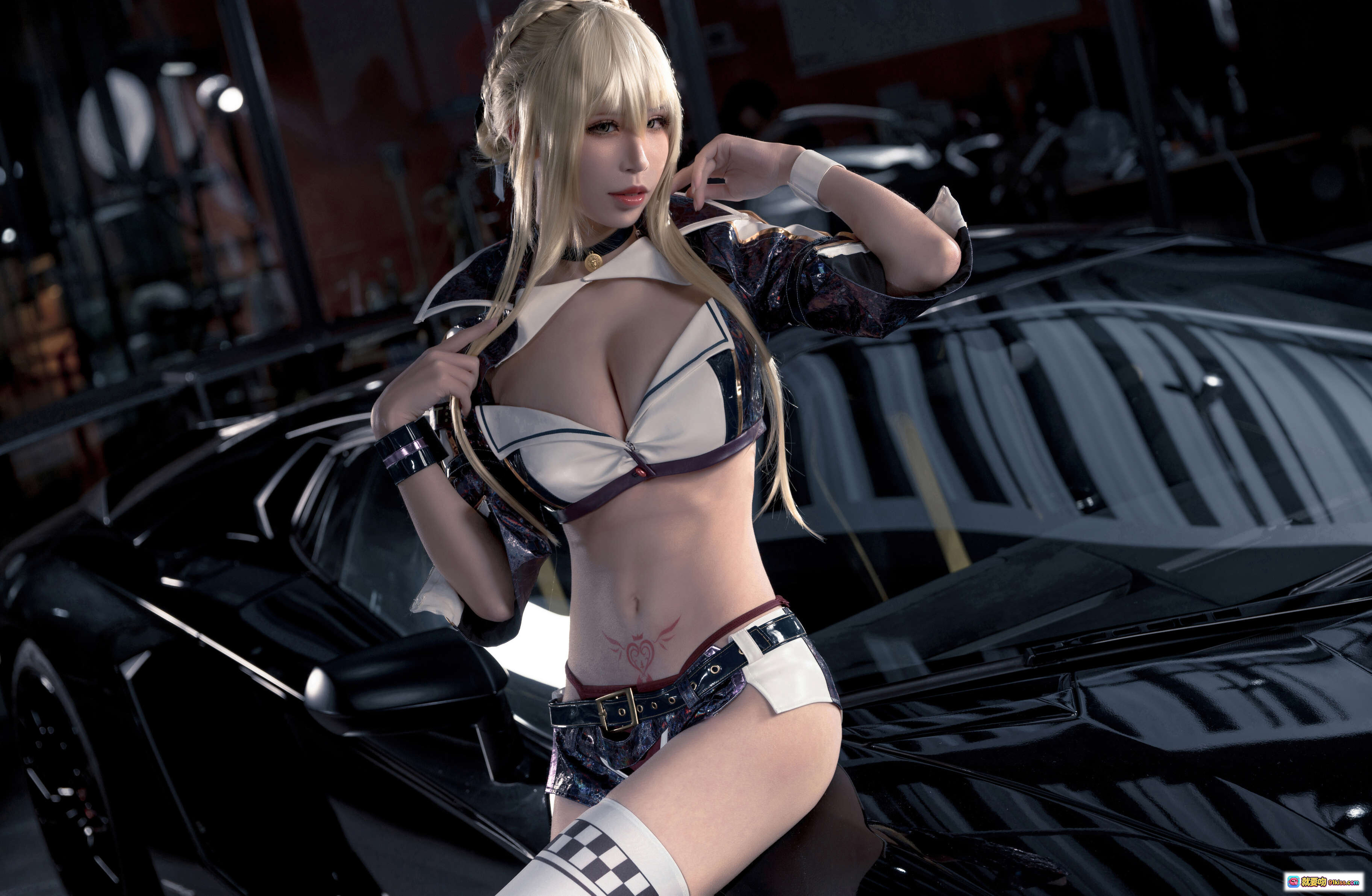 爱老师玛修黑枪呆同人赛车写真 | 36P高清美图 | 赛车女郎造型 | 时尚性感穿搭 | 黑色跑车背景 - 就要吻