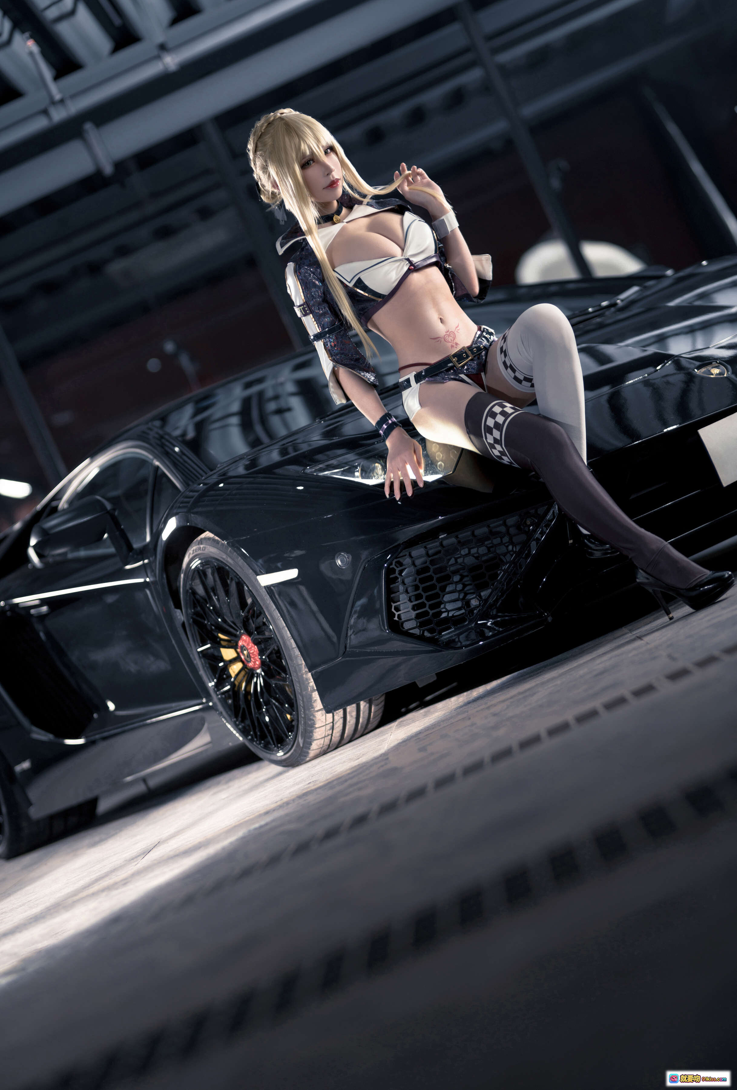 图片[9] - 爱老师玛修黑枪呆同人赛车写真 | 36P高清美图 | 赛车女郎造型 | 时尚性感穿搭 | 黑色跑车背景 - 就要吻