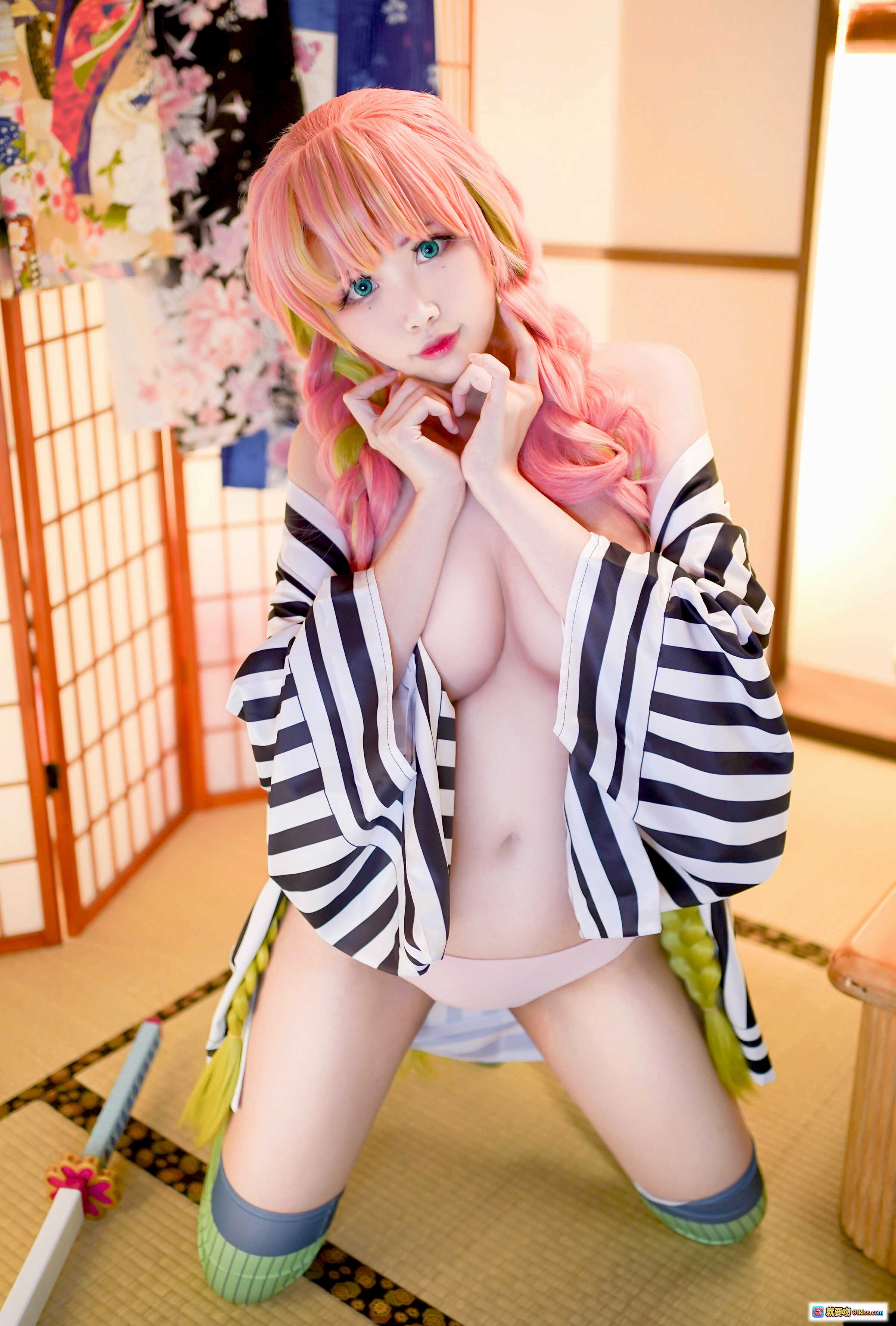 图片[7] - KaYa萱NO.029鬼灭之刃甘露寺蜜璃Cosplay写真 35P高清美图 日式和风场景 粉绿双马尾 白衬衫黑裙绿条纹袜 二次元动漫角色还原 - 就要吻