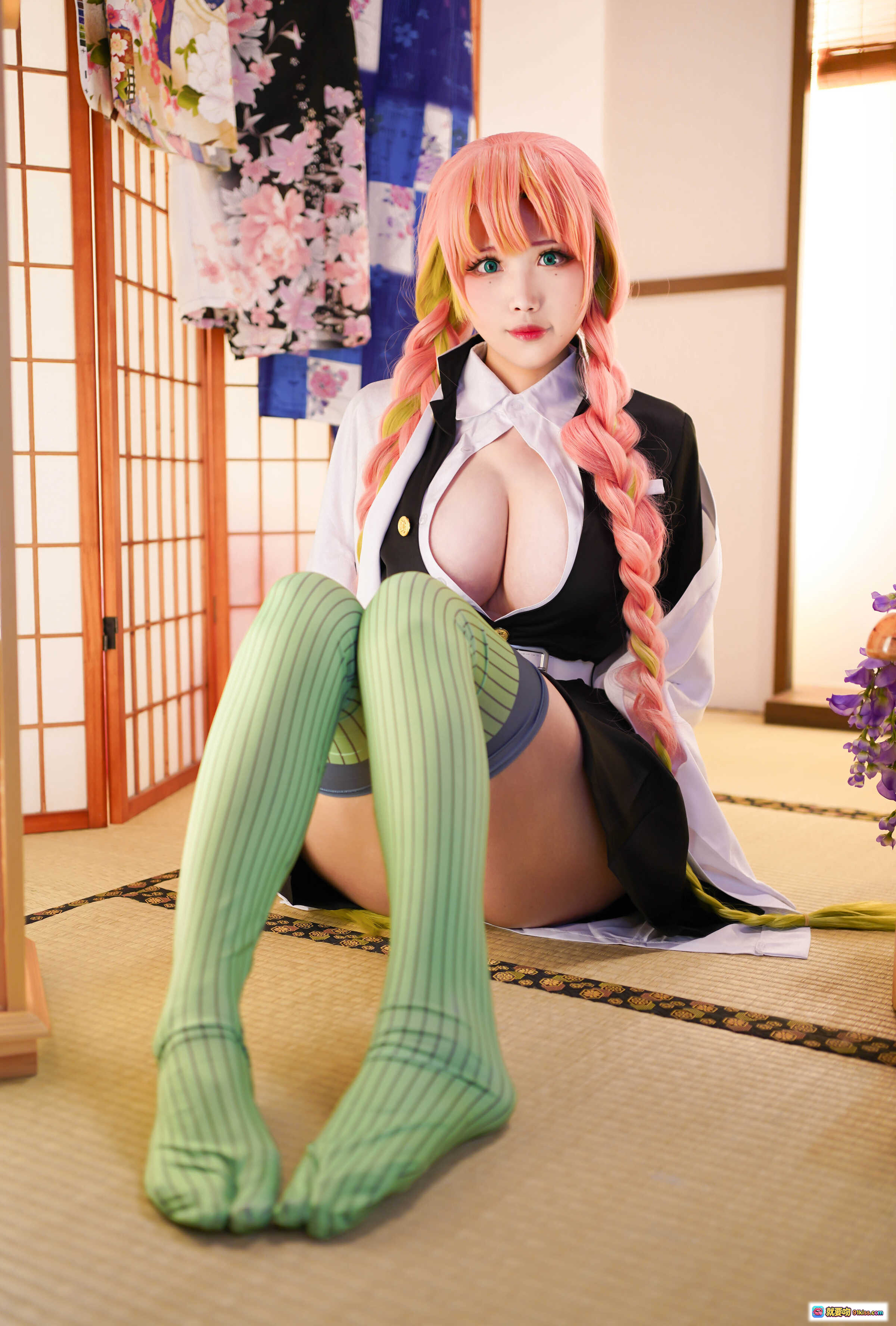 图片[2] - KaYa萱NO.029鬼灭之刃甘露寺蜜璃Cosplay写真 35P高清美图 日式和风场景 粉绿双马尾 白衬衫黑裙绿条纹袜 二次元动漫角色还原 - 就要吻