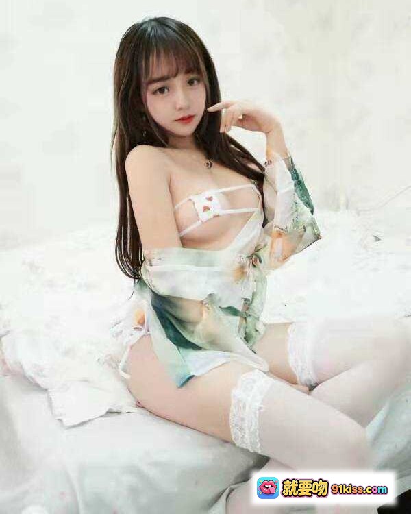 图片[3] - 过期米线线喵016米线绿色衣服写真-草莓内衣蕾丝袜床照清新甜美风少女私房摄影 - 就要吻