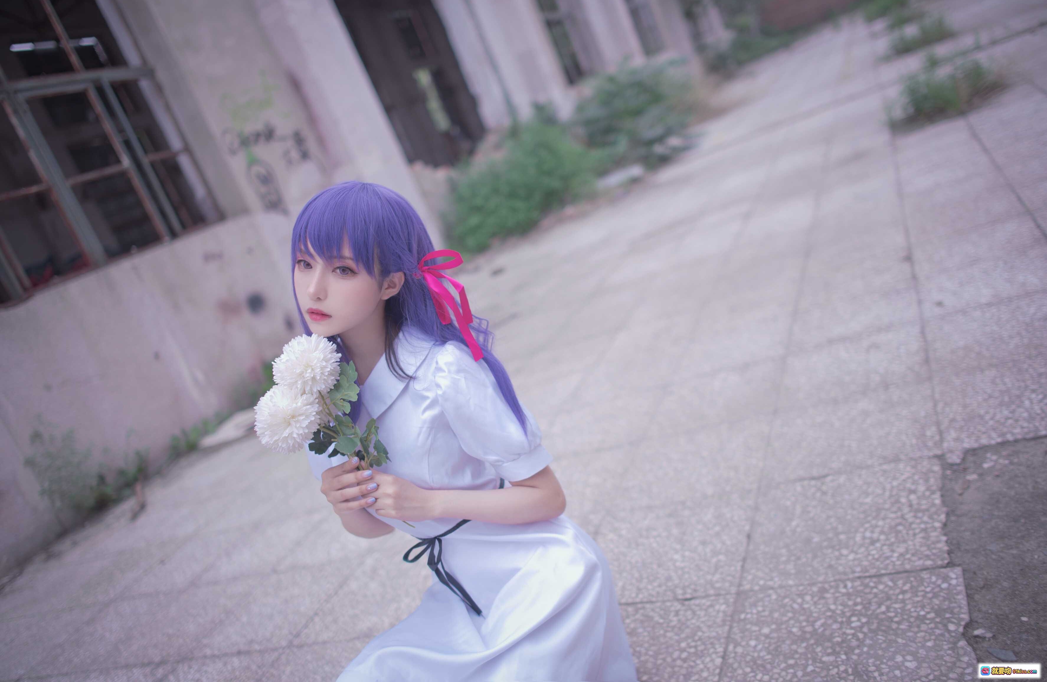 图片[3] - Shika小鹿鹿NO.048间桐樱HF Cosplay 白裙紫发废墟场景唯美写真 15P高清图集 - 就要吻