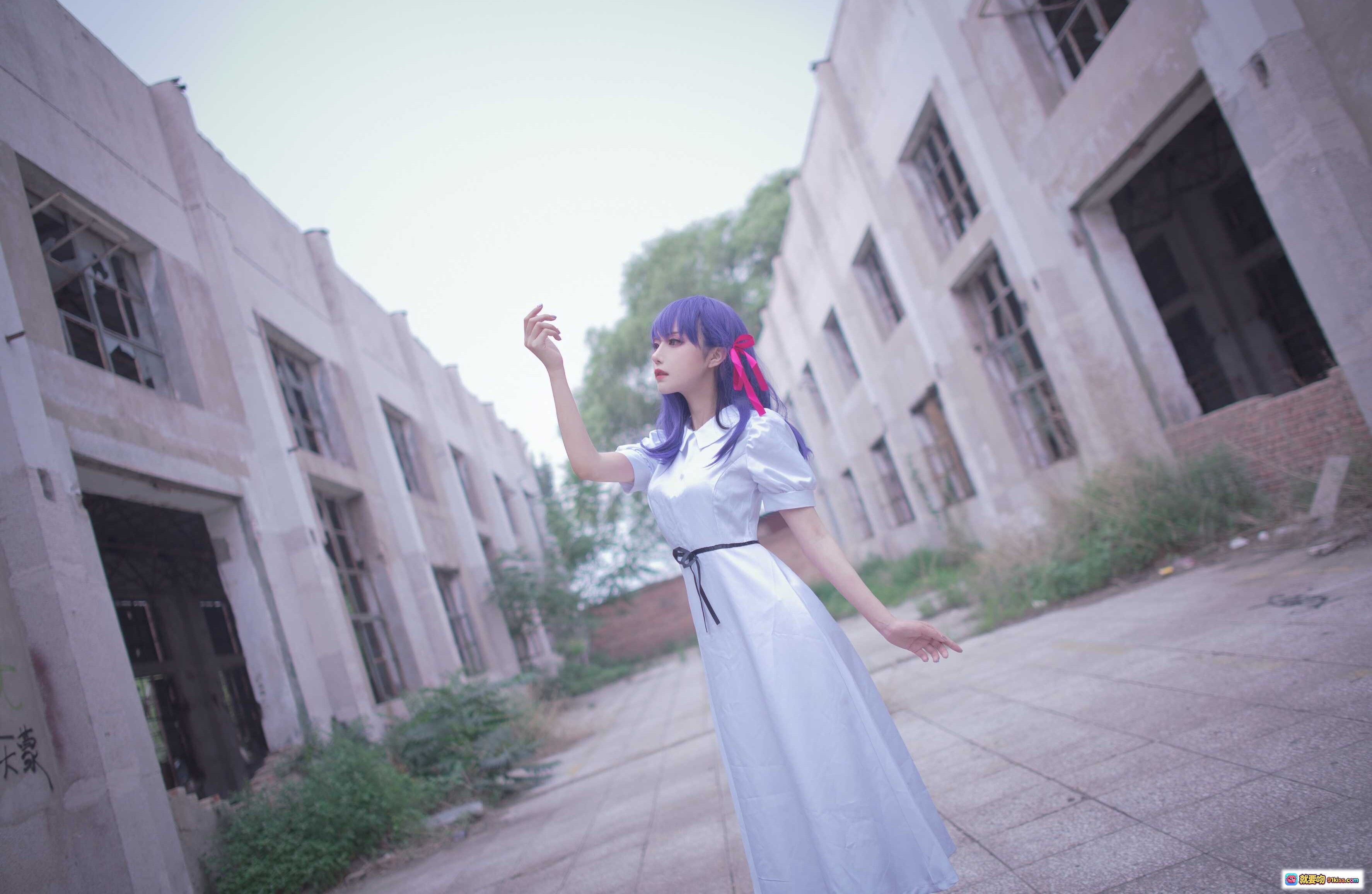 图片[8] - Shika小鹿鹿NO.048间桐樱HF Cosplay 白裙紫发废墟场景唯美写真 15P高清图集 - 就要吻
