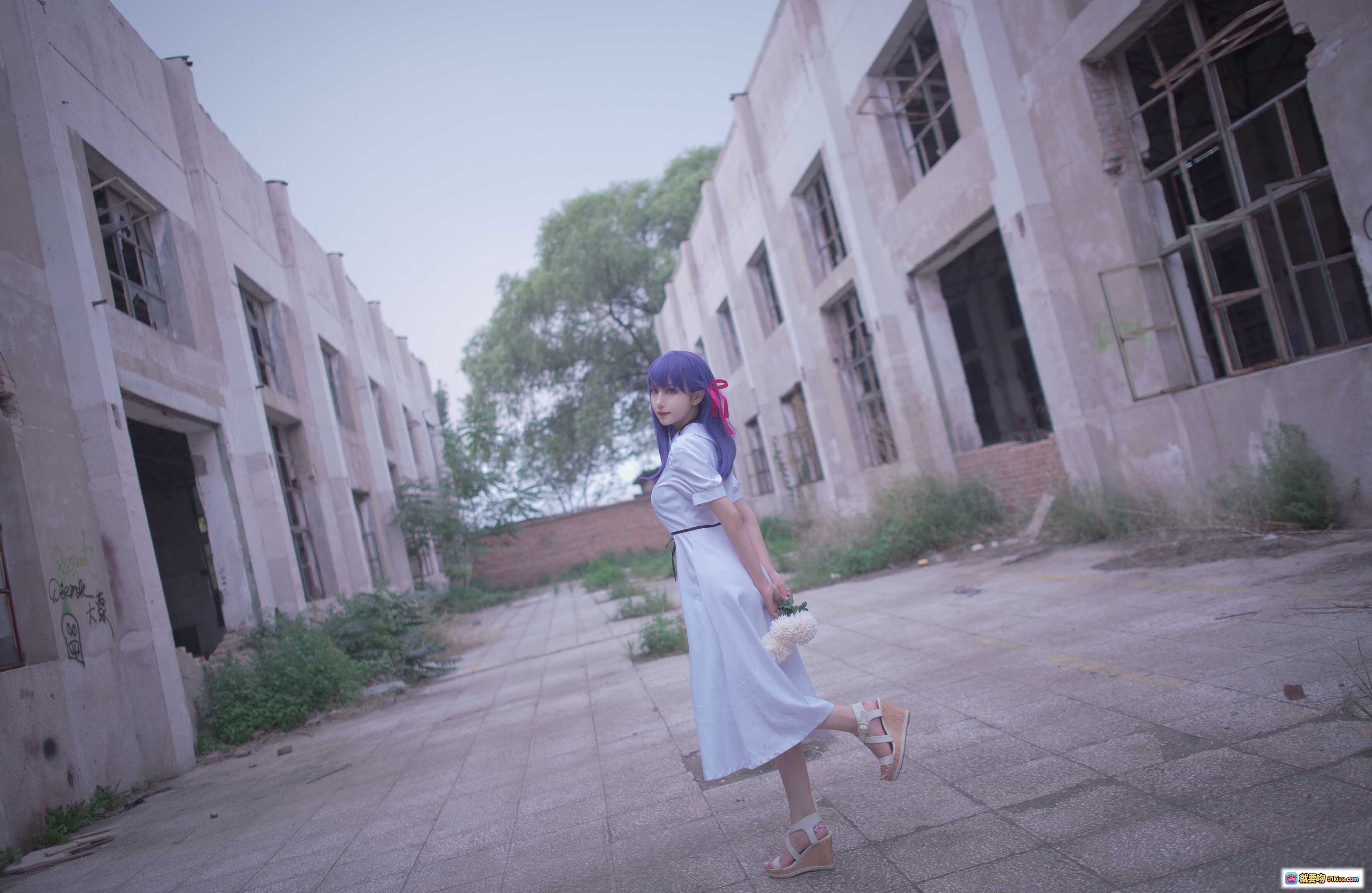 图片[7] - Shika小鹿鹿NO.048间桐樱HF Cosplay 白裙紫发废墟场景唯美写真 15P高清图集 - 就要吻
