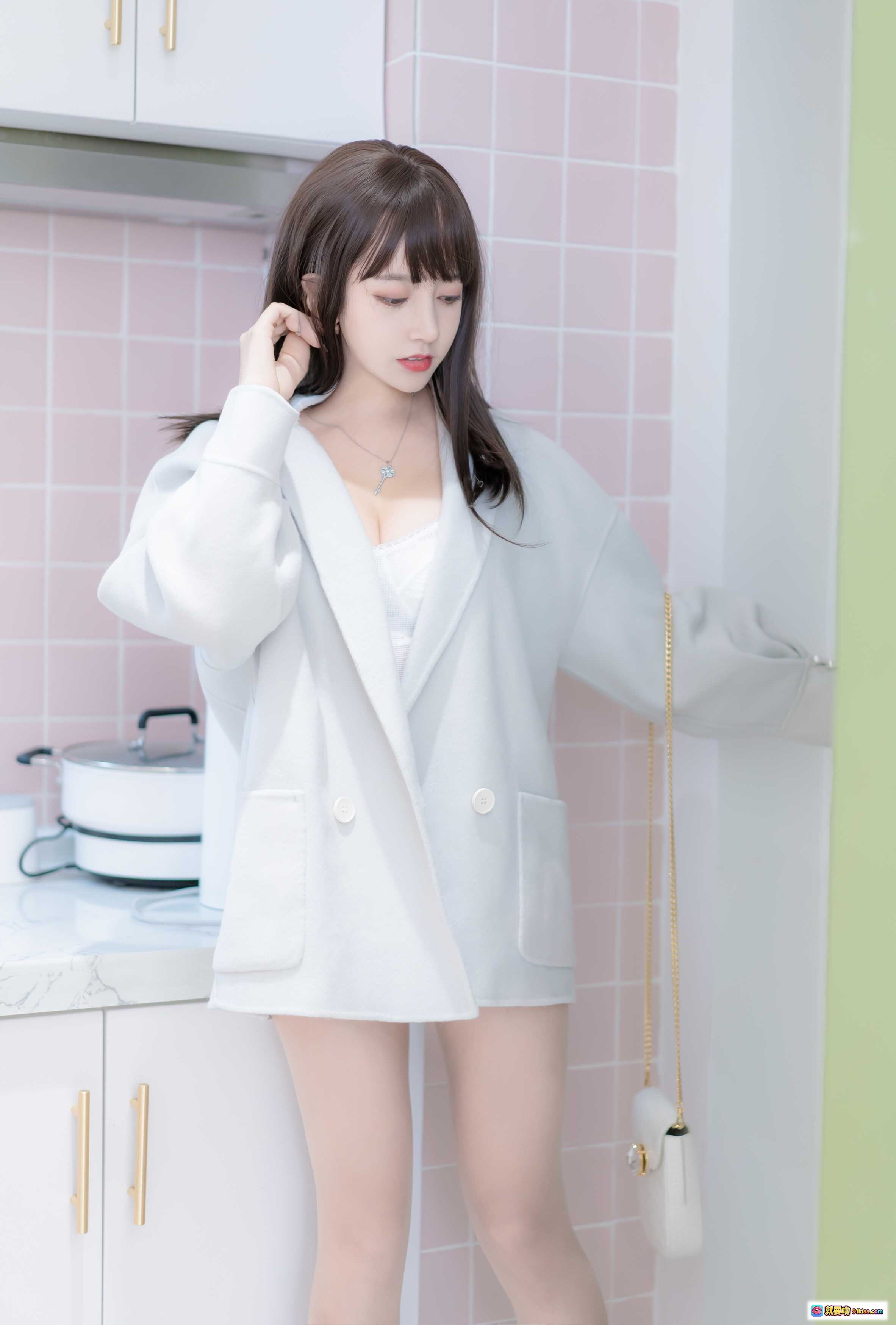 图片[6] - 白丝美腿高跟鞋性感写真｜大姐姐浴室私房照｜蕾丝内衣诱惑姿势｜过期米线线喵116米线87P高清图集 - 就要吻