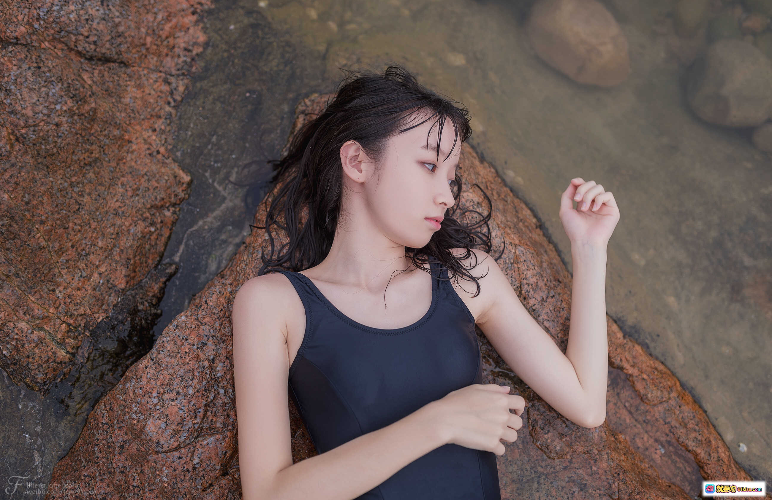 图片[2] - 祖木子NO.013海之死库水写真 27P42MB 黑色泳衣海边岩石湿发少女清新自然风 - 就要吻