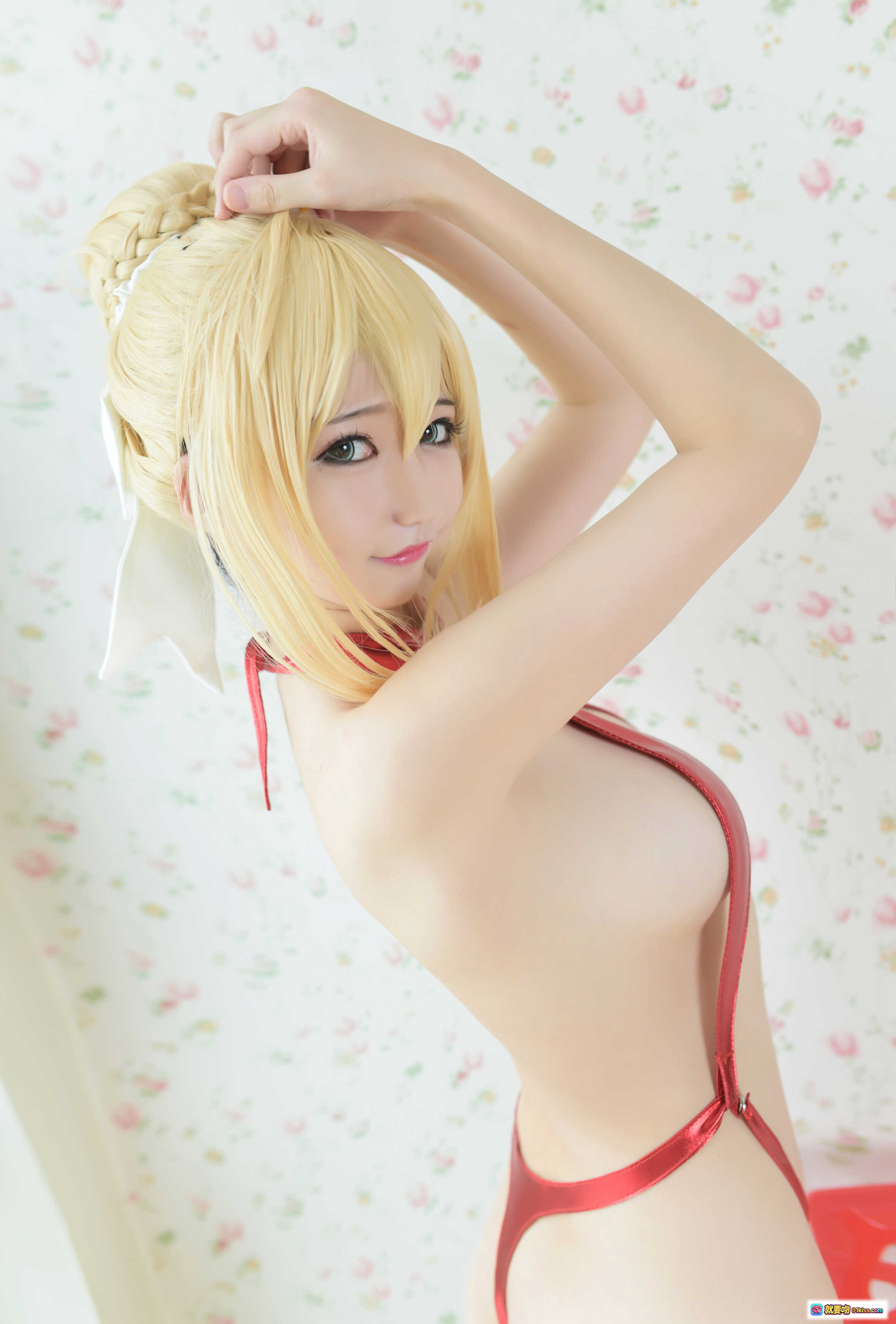 图片[10] - Nagesa魔物喵 VOL.13 尼禄cosplay写真全套59P 金发红装性感坐姿窗边美腿诱惑高清图集 - 就要吻