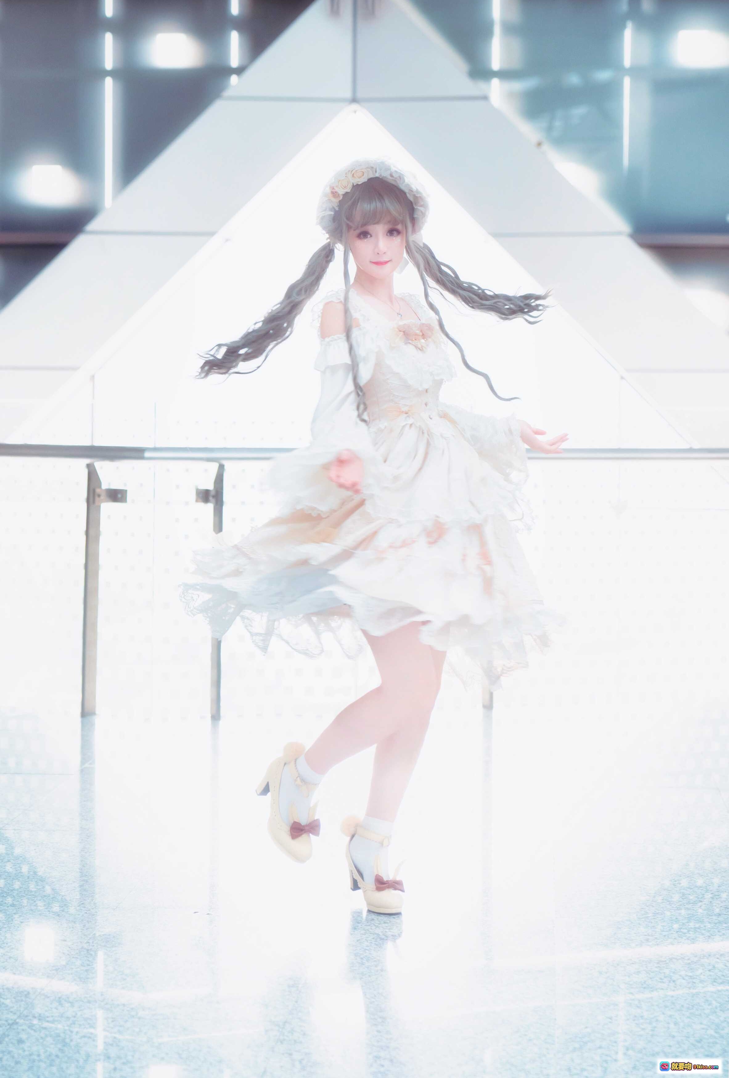 图片[3] - yui金鱼NO.001洛丽塔写真｜甜美蕾丝裙+双马尾造型+梦幻白色系Lolita穿搭 - 就要吻