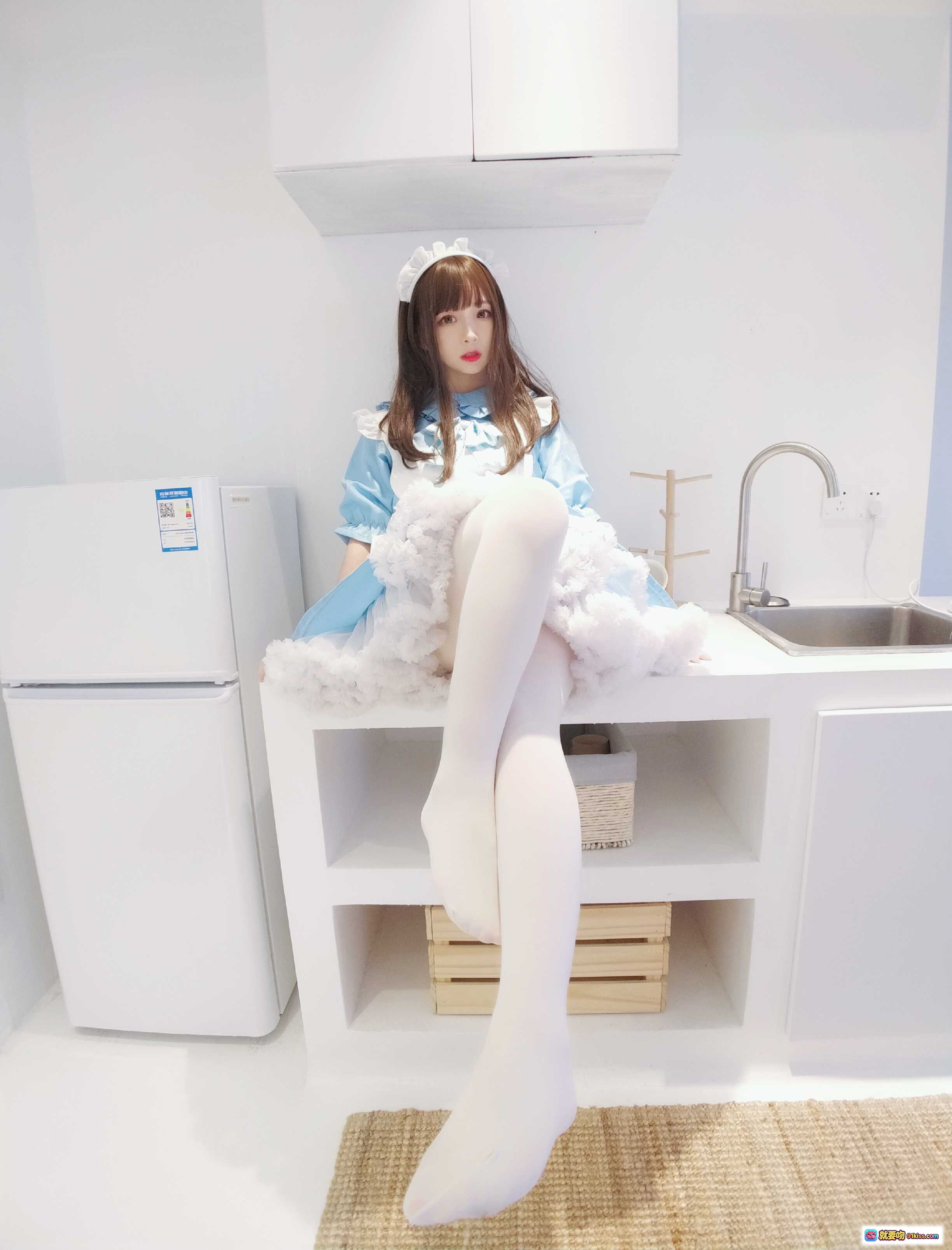 图片[5] - 古川NO.029蓝白女仆装写真 | 甜美日系风格 | 白色丝袜搭配 | 厨房场景实拍 | 19P高清图集 - 就要吻