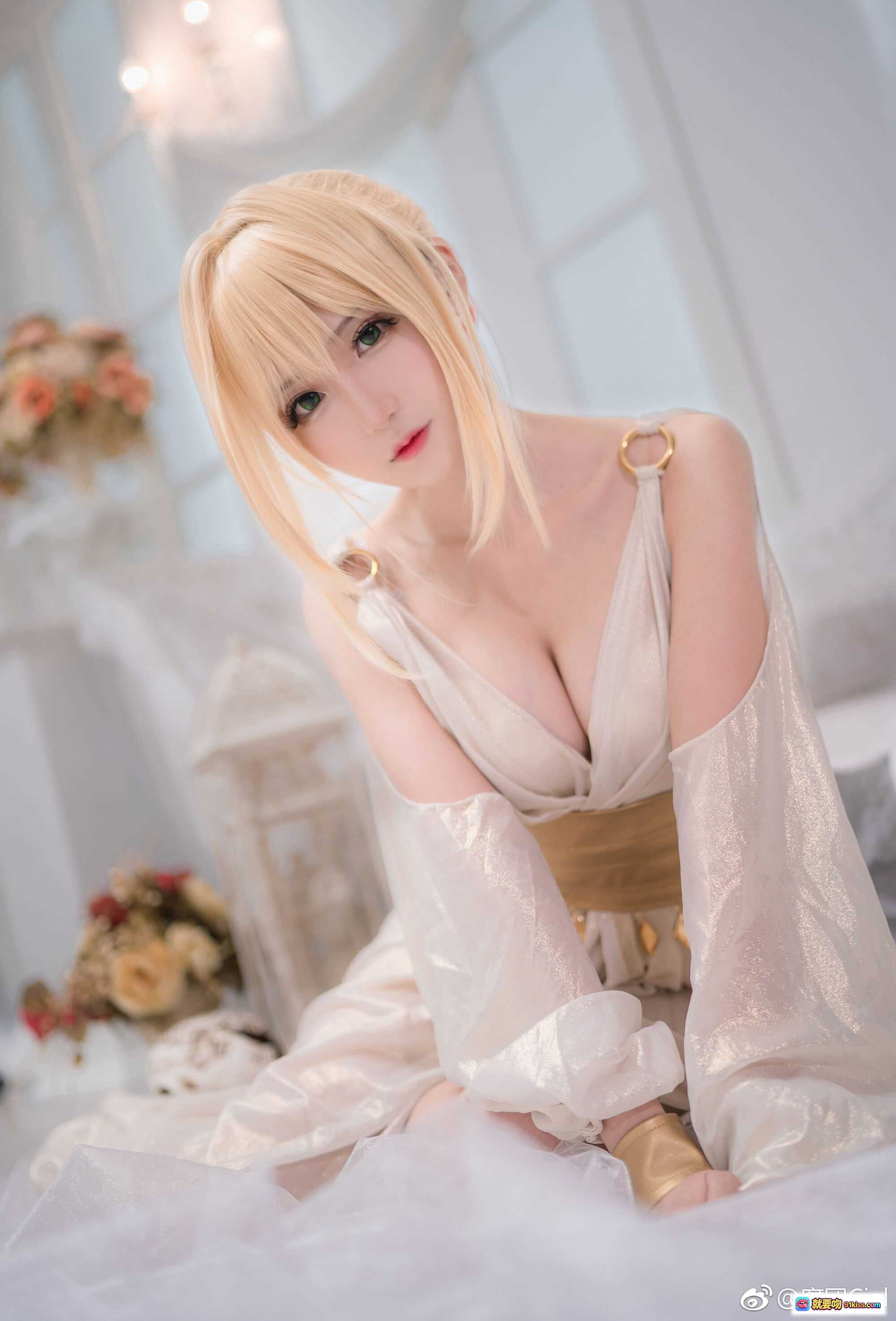 图片[2] - 腐团儿COS尼禄·克劳狄乌斯 Fate/EXTELLA 余的奏者 白金长发美少女 白色古风礼服 金色腰带 Cosplay写真 今夜留下来吧 - 就要吻