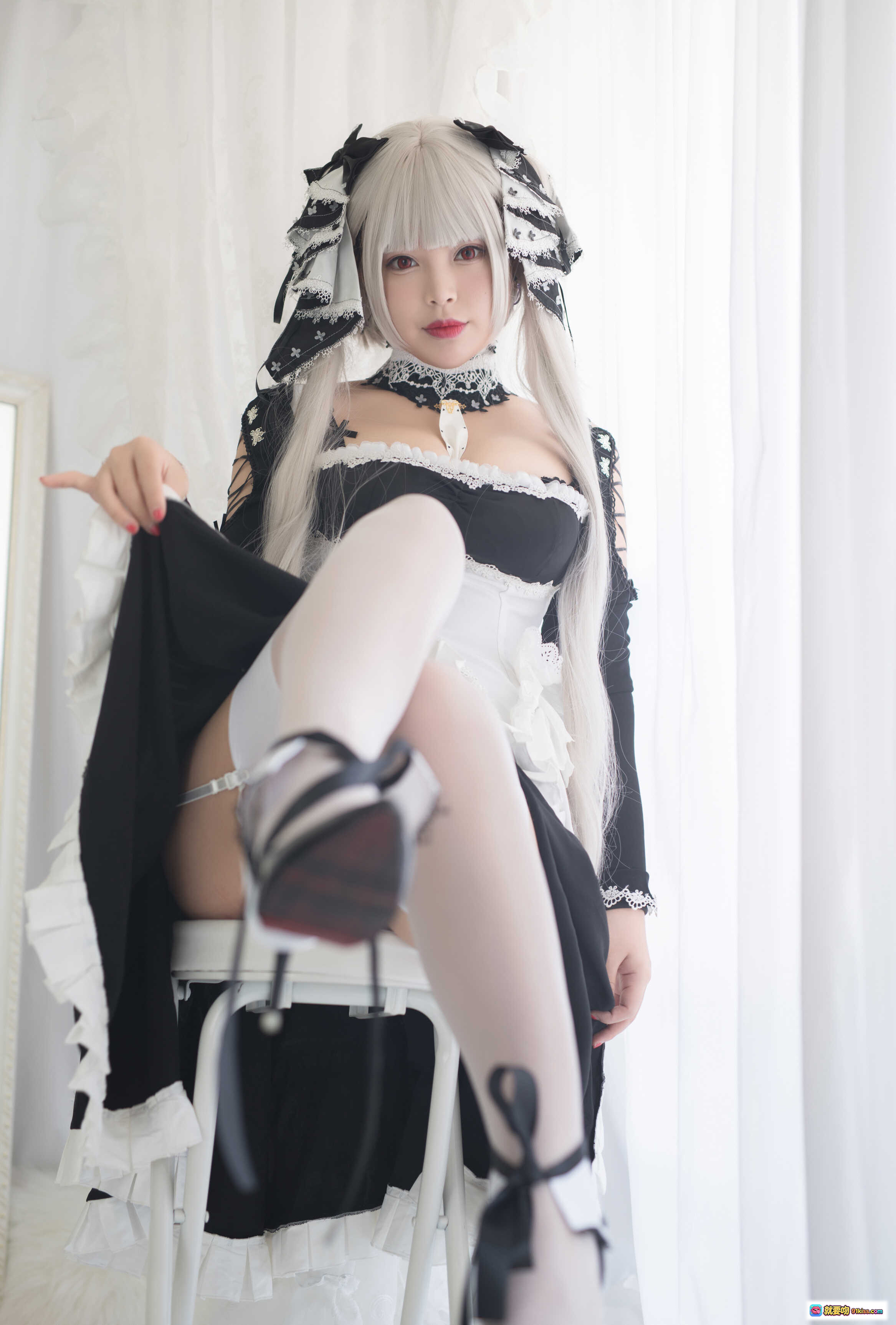 白烨VOL.022可畏cosplay写真｜黑白色洛丽塔女仆装｜长发假发蕾丝装饰｜丝袜高跟椅上姿势｜78P高清图集 - 就要吻