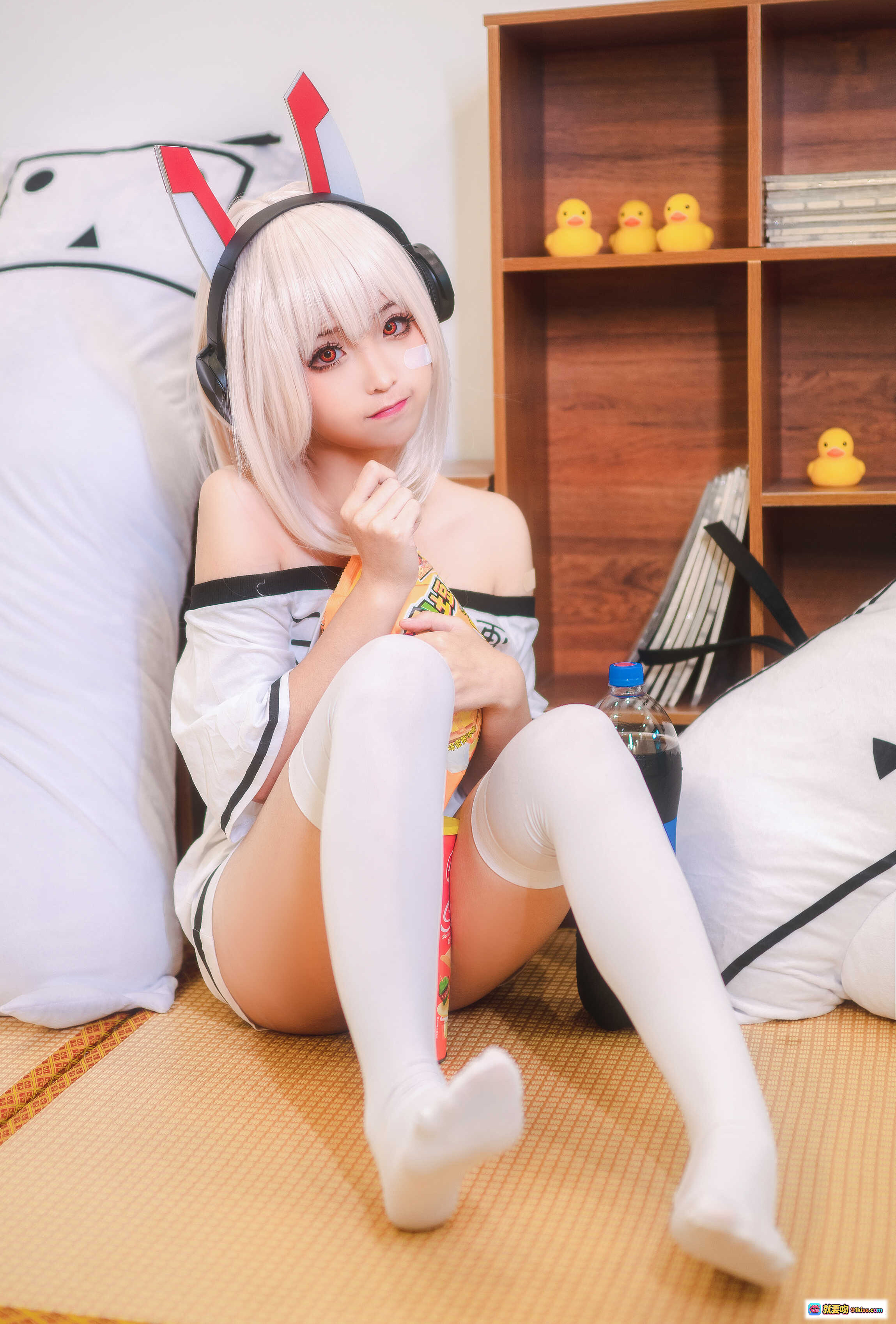 图片[3] - 蠢沫沫NO.026凌波宅t写真集 白色运动风短裙蕾丝内搭 日系清新美腿特写 43P高清图包 - 就要吻