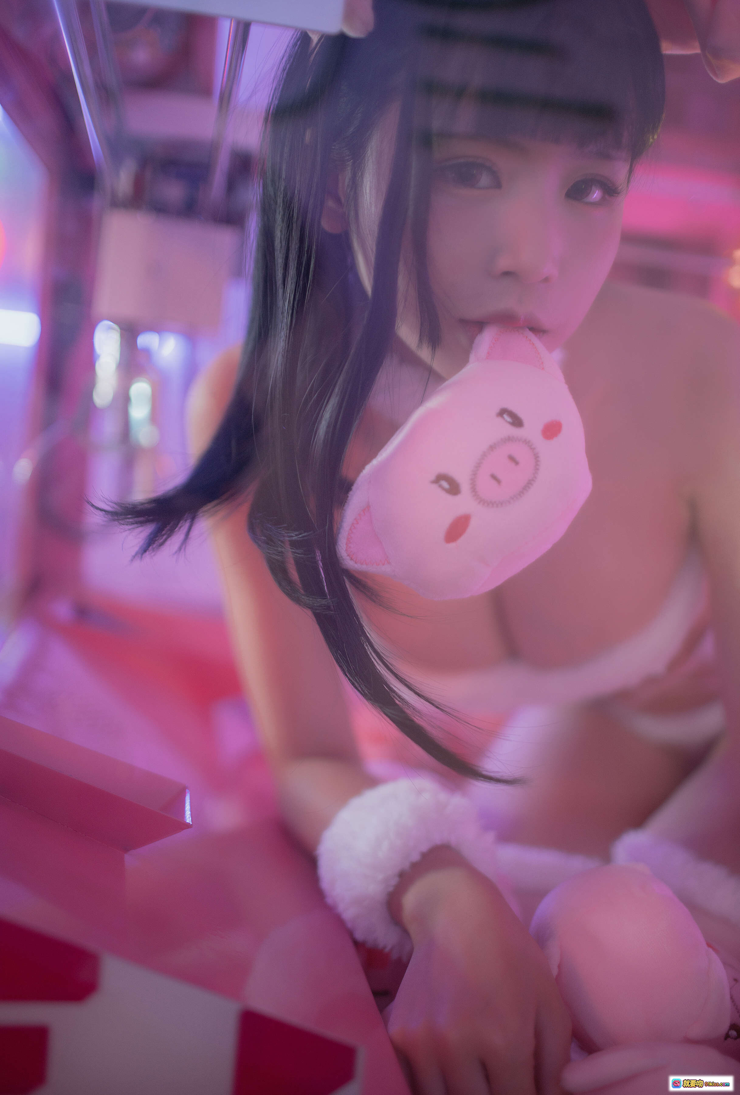 图片[9] - 爱老师新年猪猪主题写真｜粉色梦幻少女风｜可爱兔耳造型｜20P高清图集 - 就要吻