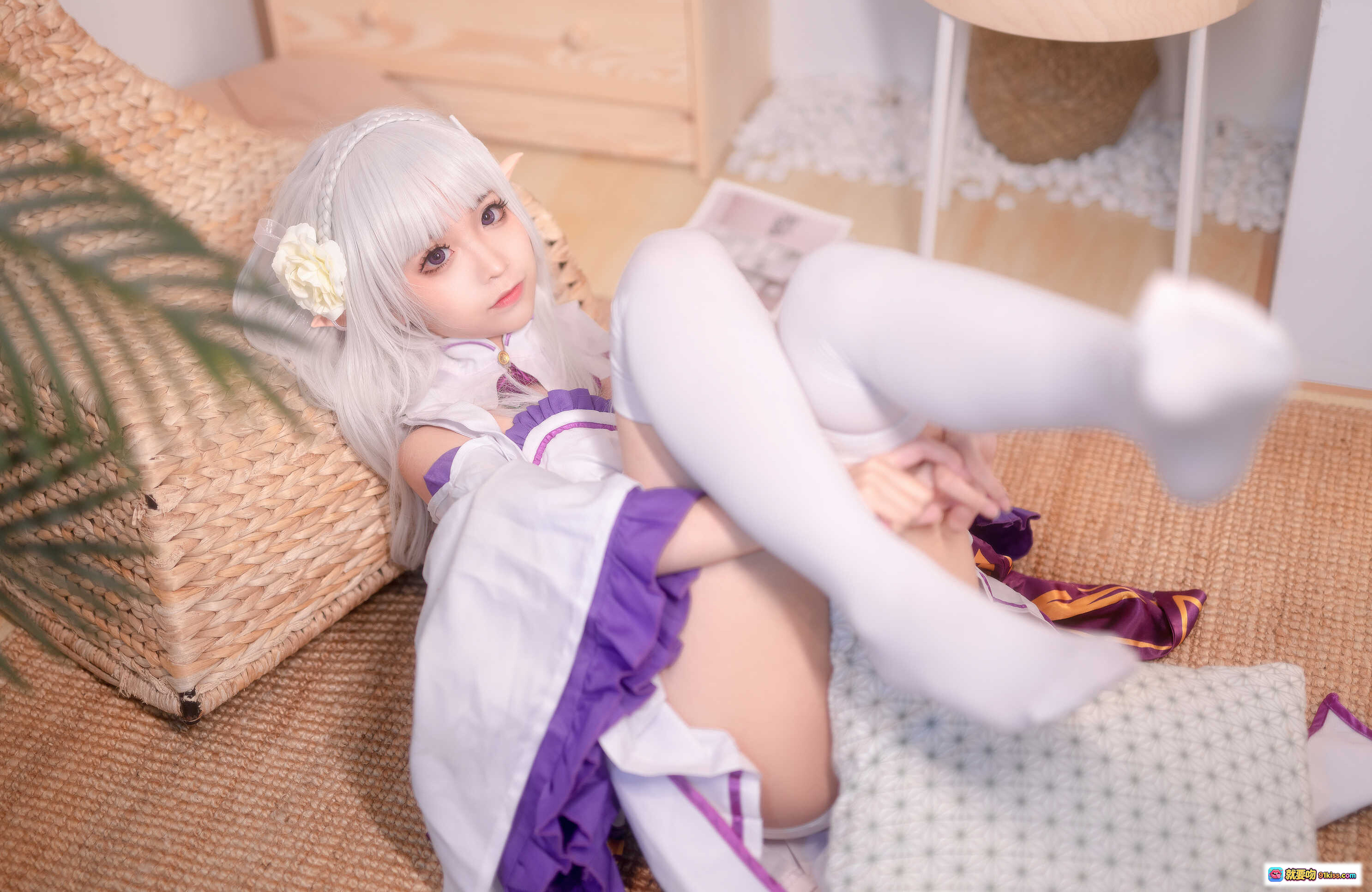 图片[10] - 蠢沫沫NO.004艾米利亚cos写真 白发精灵耳紫白裙装 甜美少女风室内拍摄 46P高清图集 - 就要吻