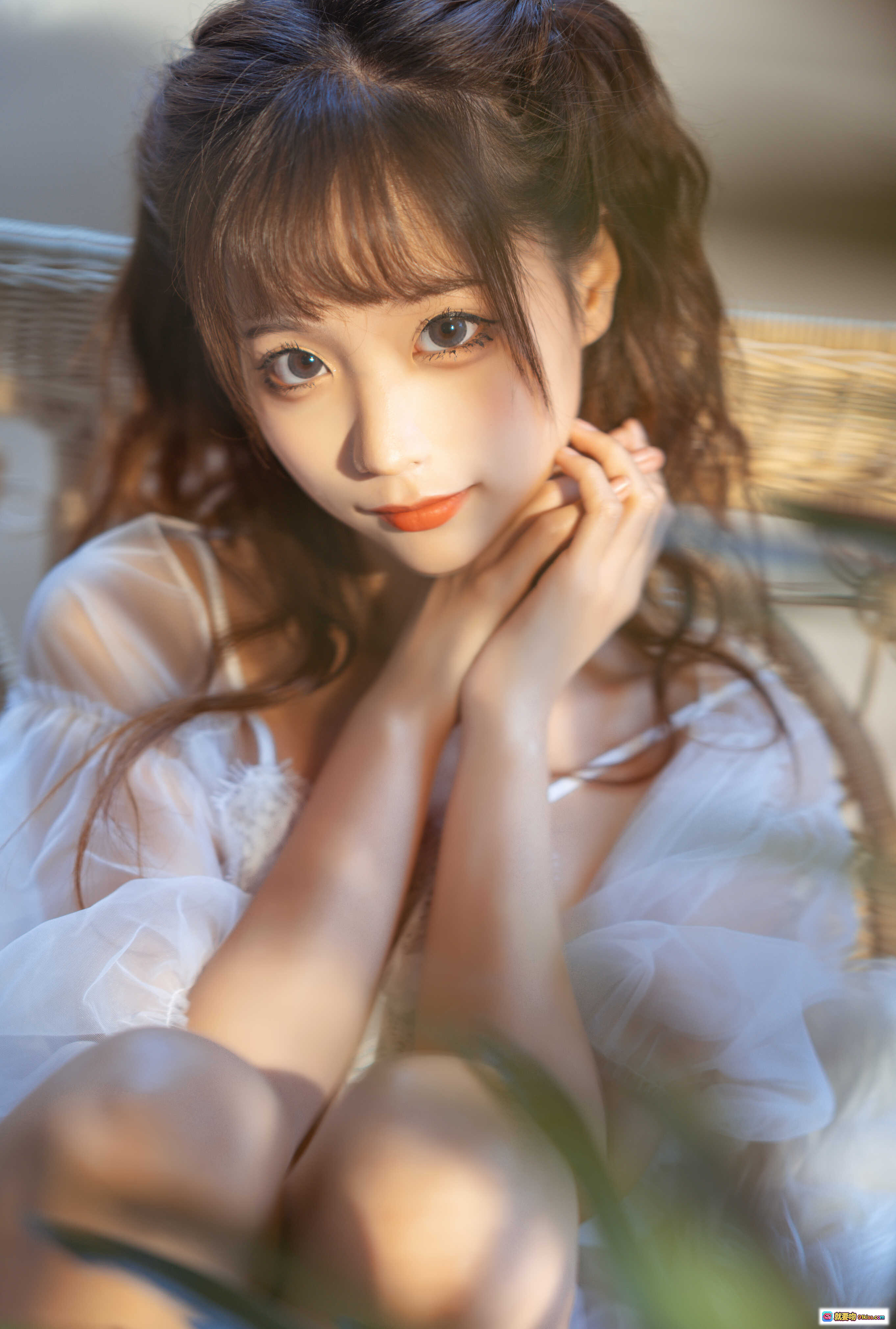 图片[8] - 蠢沫沫NO.112轻纱写真｜白色蕾丝睡衣性感私房照｜柔光窗帘背景少女风摄影集 - 就要吻