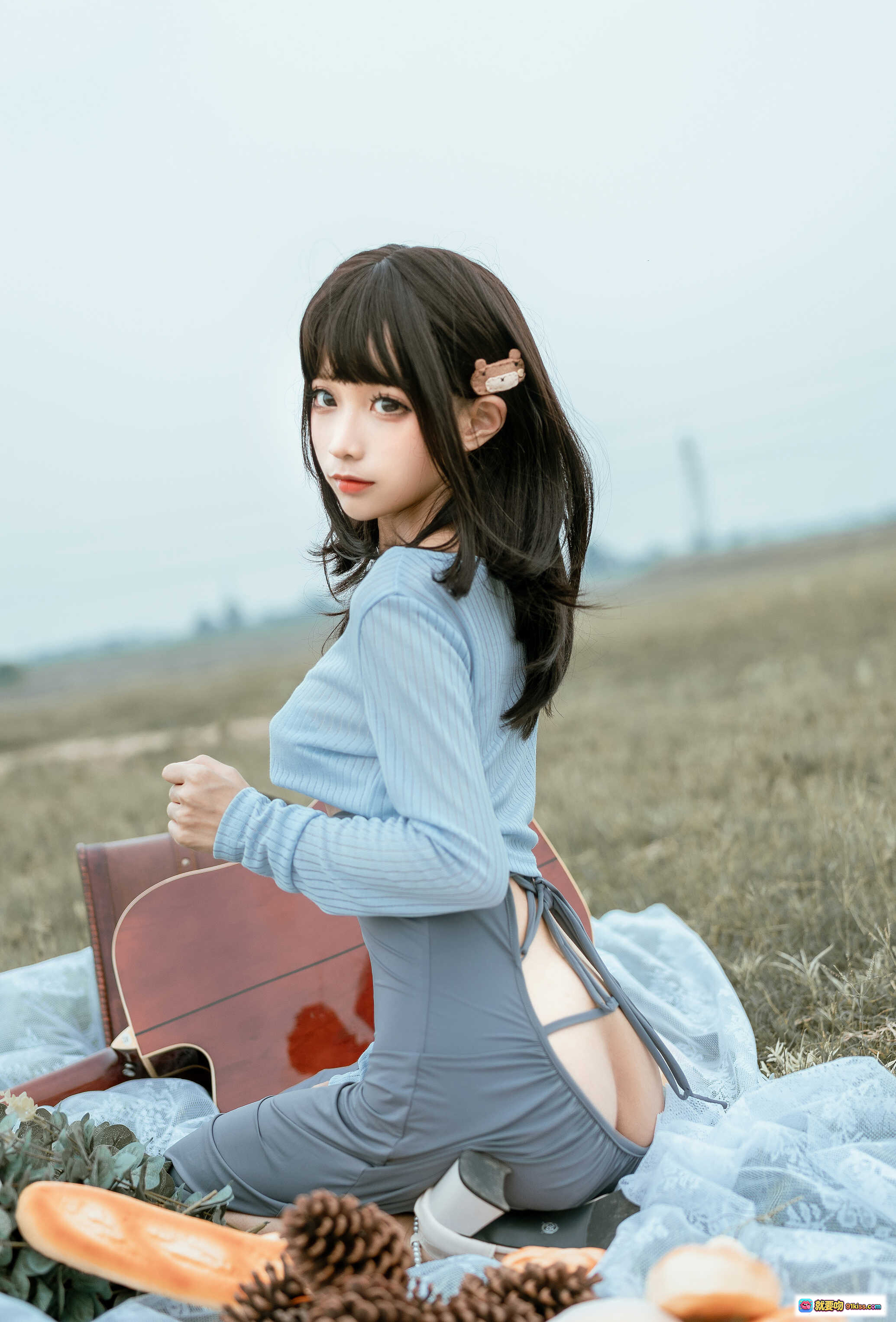 图片[6] - 蠢沫沫NO.122吉他妹妹写真｜蓝衫灰裙持琴户外清新少女风50P高清图集 - 就要吻