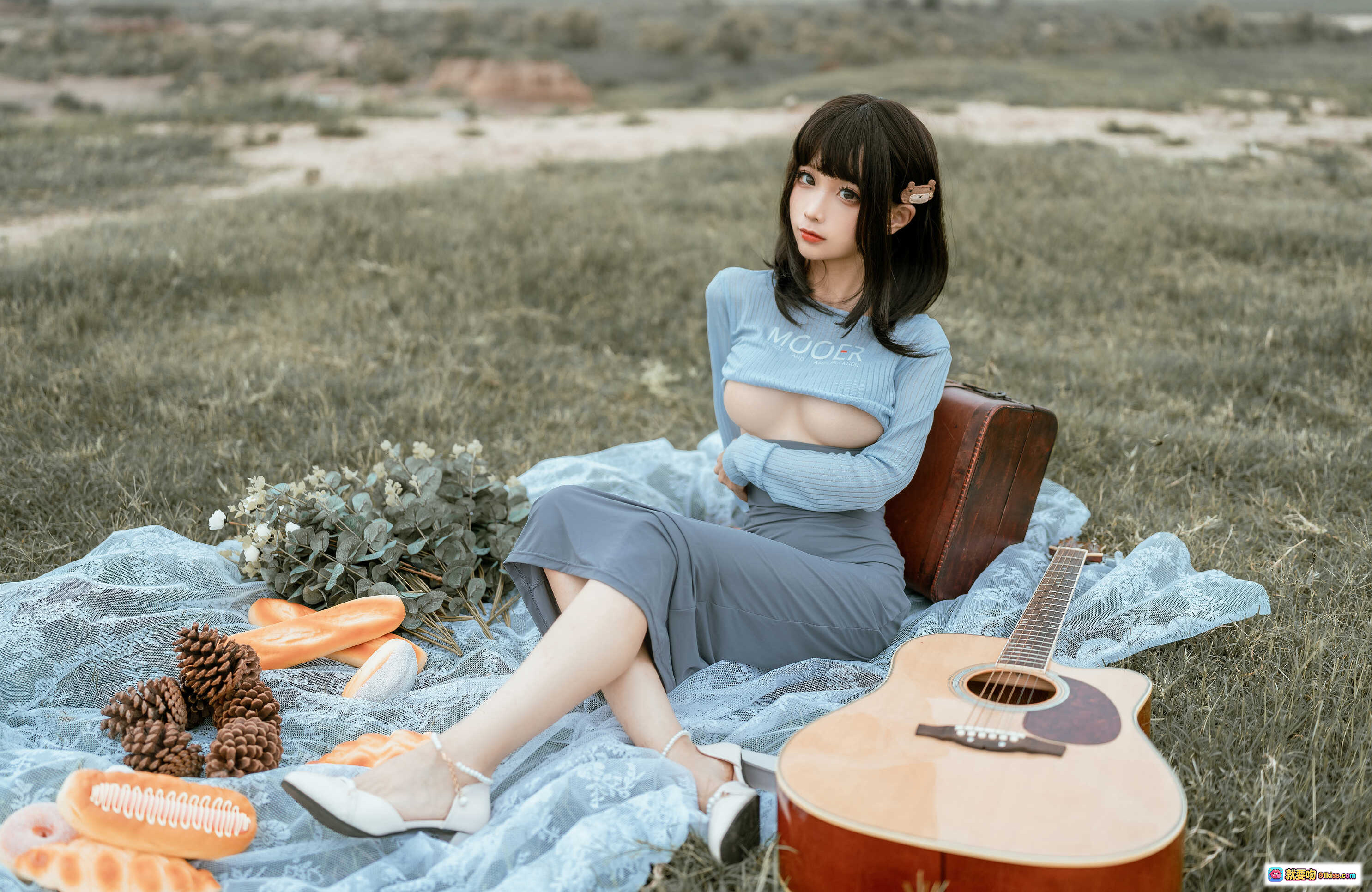 图片[5] - 蠢沫沫NO.122吉他妹妹写真｜蓝衫灰裙持琴户外清新少女风50P高清图集 - 就要吻