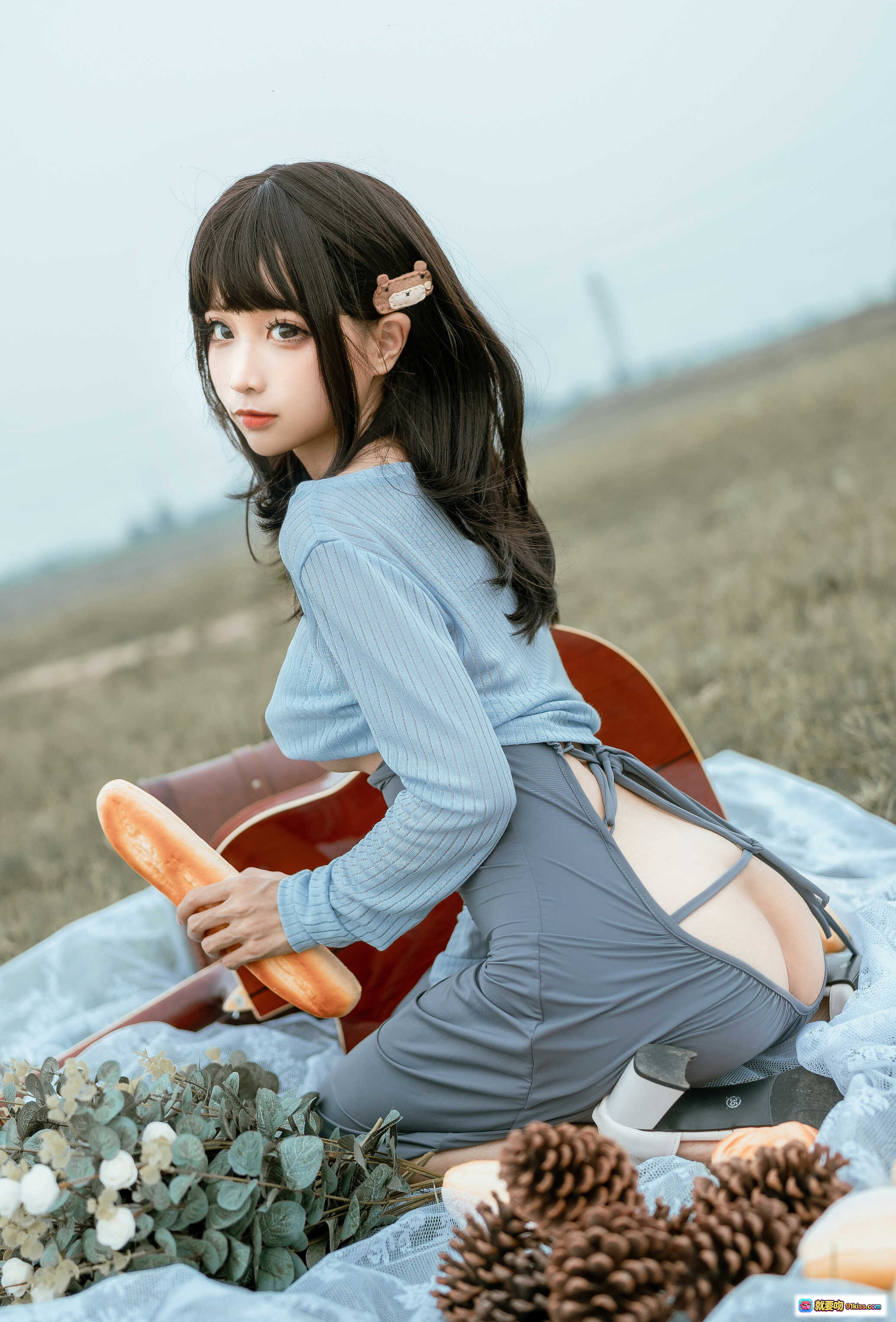 图片[10] - 蠢沫沫NO.122吉他妹妹写真｜蓝衫灰裙持琴户外清新少女风50P高清图集 - 就要吻