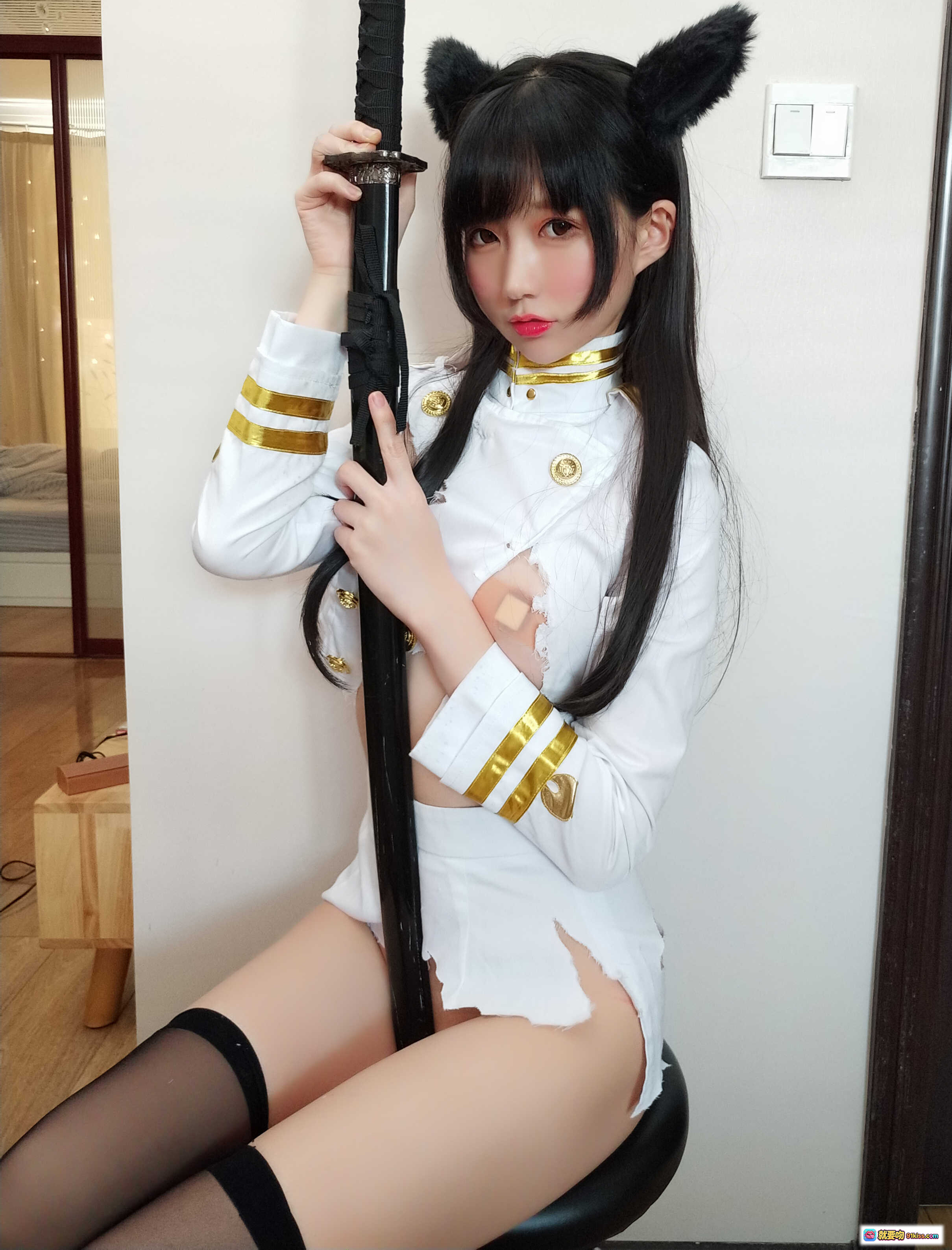 Nagesa魔物喵NO.034戦損愛宕cosplay 白色军装猫耳少女持剑写真 32P高清图集 - 就要吻