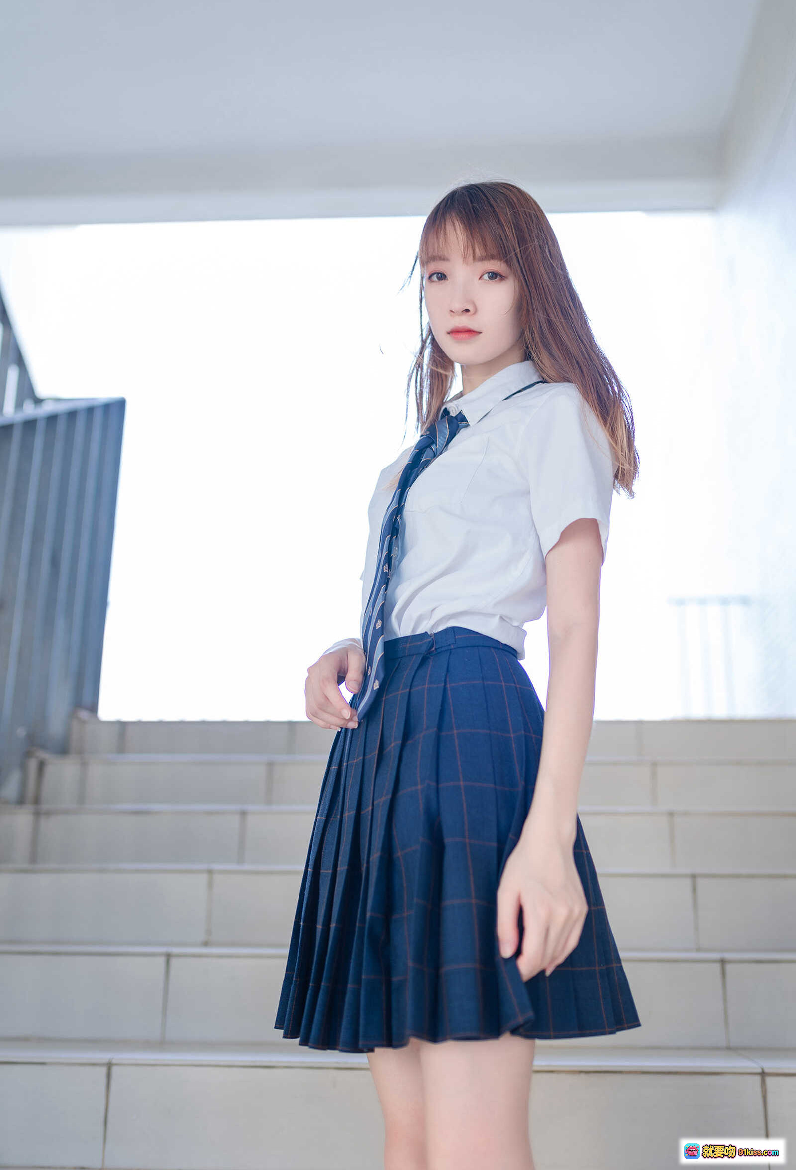 图片[10] - 祖木子NO.021午后阳光黑丝学妹写真 47P高清美图 校服少女裸足坐姿温柔眼神 - 就要吻