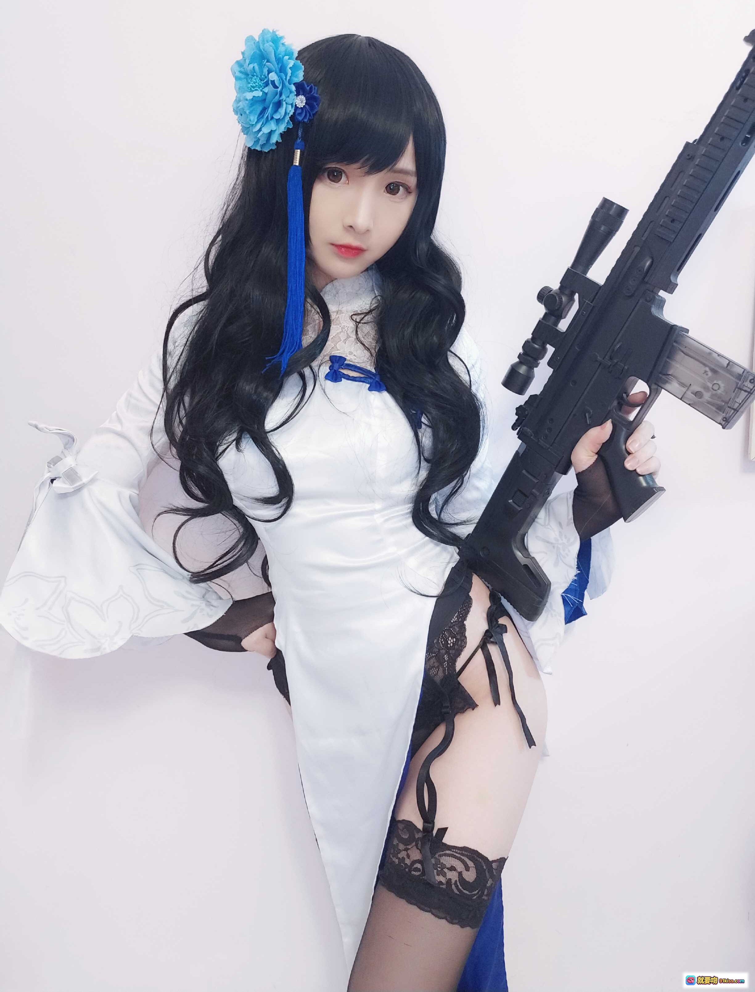 图片[8] - 古川NO.002 95式玉玲珑 Cosplay写真｜蓝花发饰+白旗袍+黑蕾丝袜+团扇手持｜12P高清图集 - 就要吻