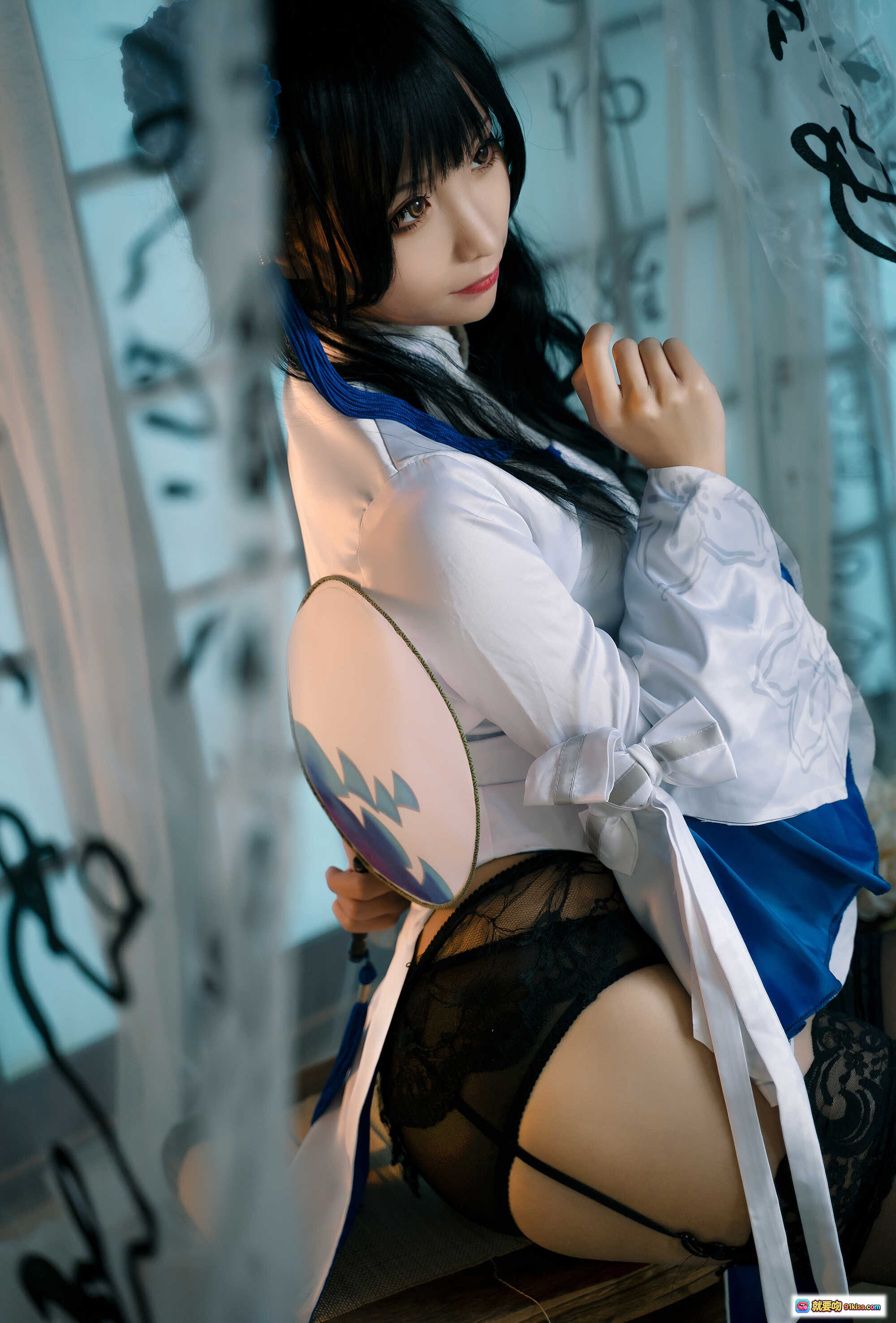 图片[9] - 蠢沫沫NO.002 95式旗袍写真 白色蕾丝蓝花发饰黑丝美腿 日系和风室内摄影 11P高清图集 - 就要吻