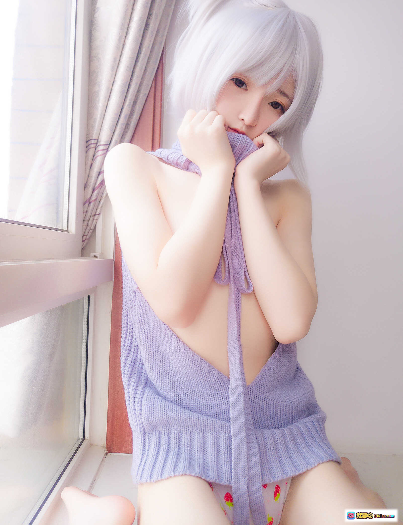 图片[2] - 一小央泽NO.026白发双马尾毛衣写真 19P高清美图 窗边坐姿温柔少女风 - 就要吻