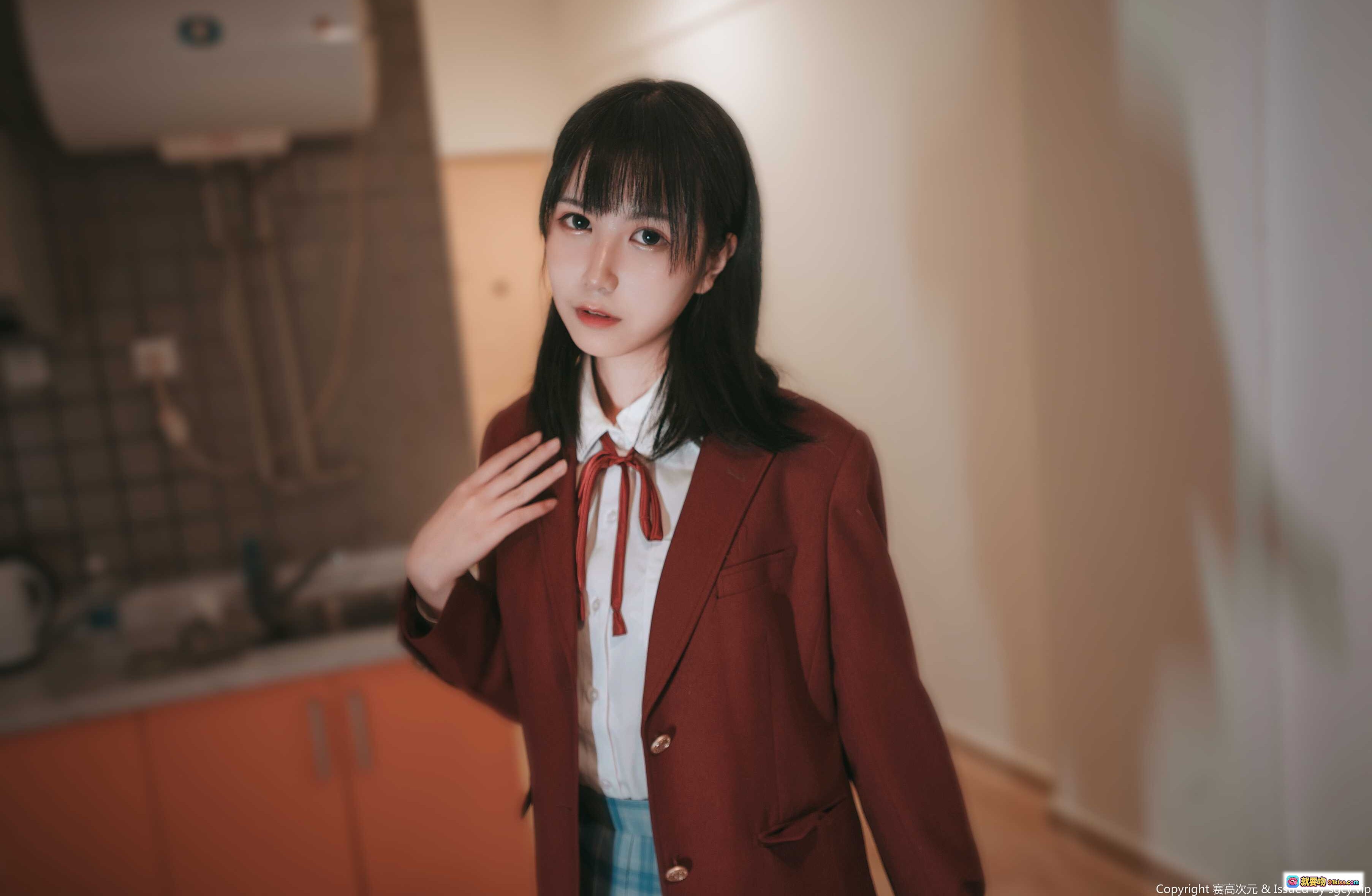 逐月SU女儿的朋友写真集NO.022｜日系校服少女室内私房摄影14P高清图集 - 就要吻