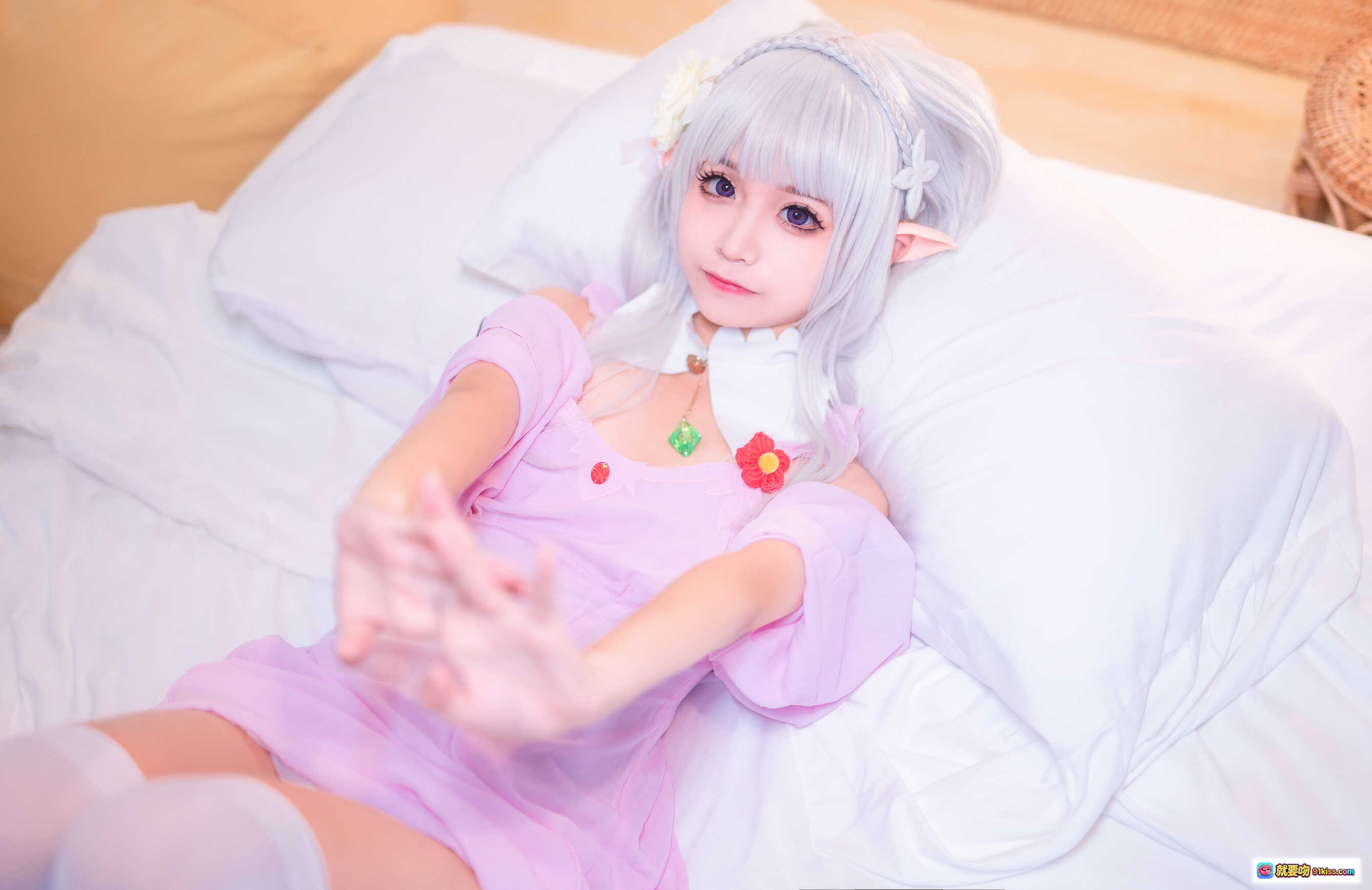 图片[10] - 蠢沫沫NO.005艾米莉亚粉色睡衣写真40P高清美腿白丝床照私房摄影 - 就要吻