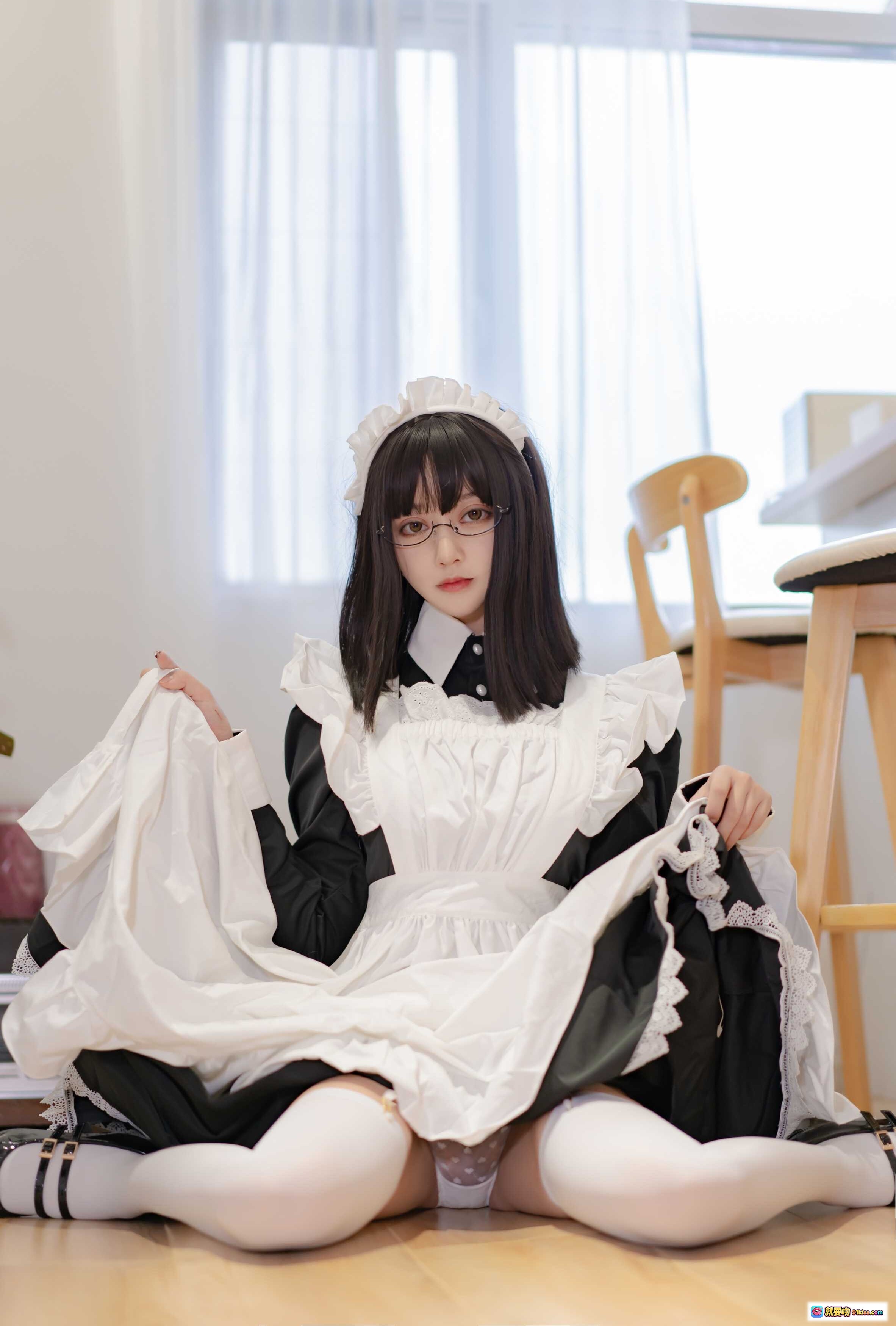 图片[5] - 女仆长cos写真 | 白丝美腿+眼镜黑发+蕾丝围裙 | 过期米线线喵100米线28P高清图集 - 就要吻