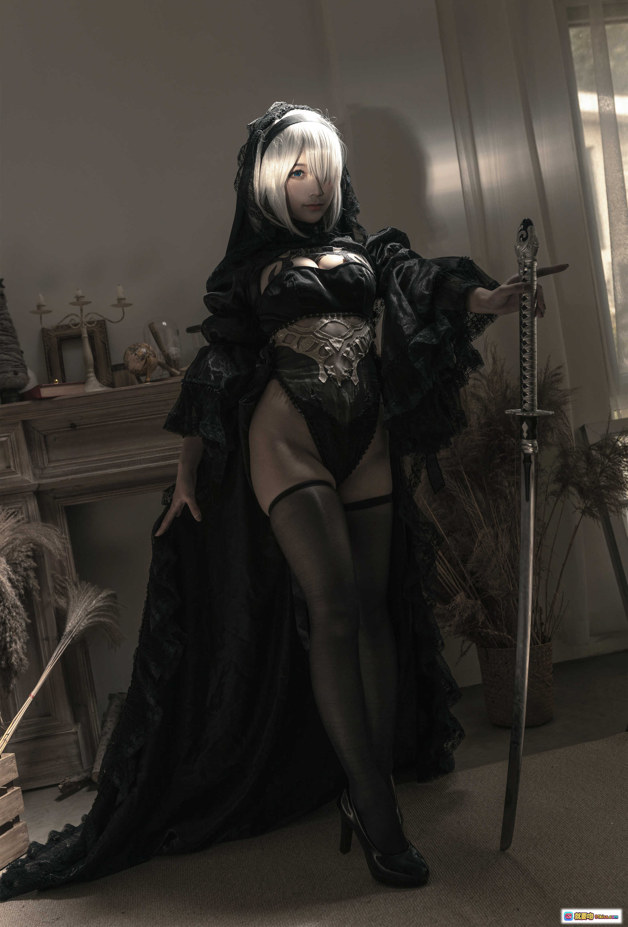 图片[5] - 蠢沫沫NO.100尼尔纪元黑花嫁Cosplay写真 20P高清美图 黑色蕾丝哥特风持剑造型 优雅神秘氛围感大片 - 就要吻