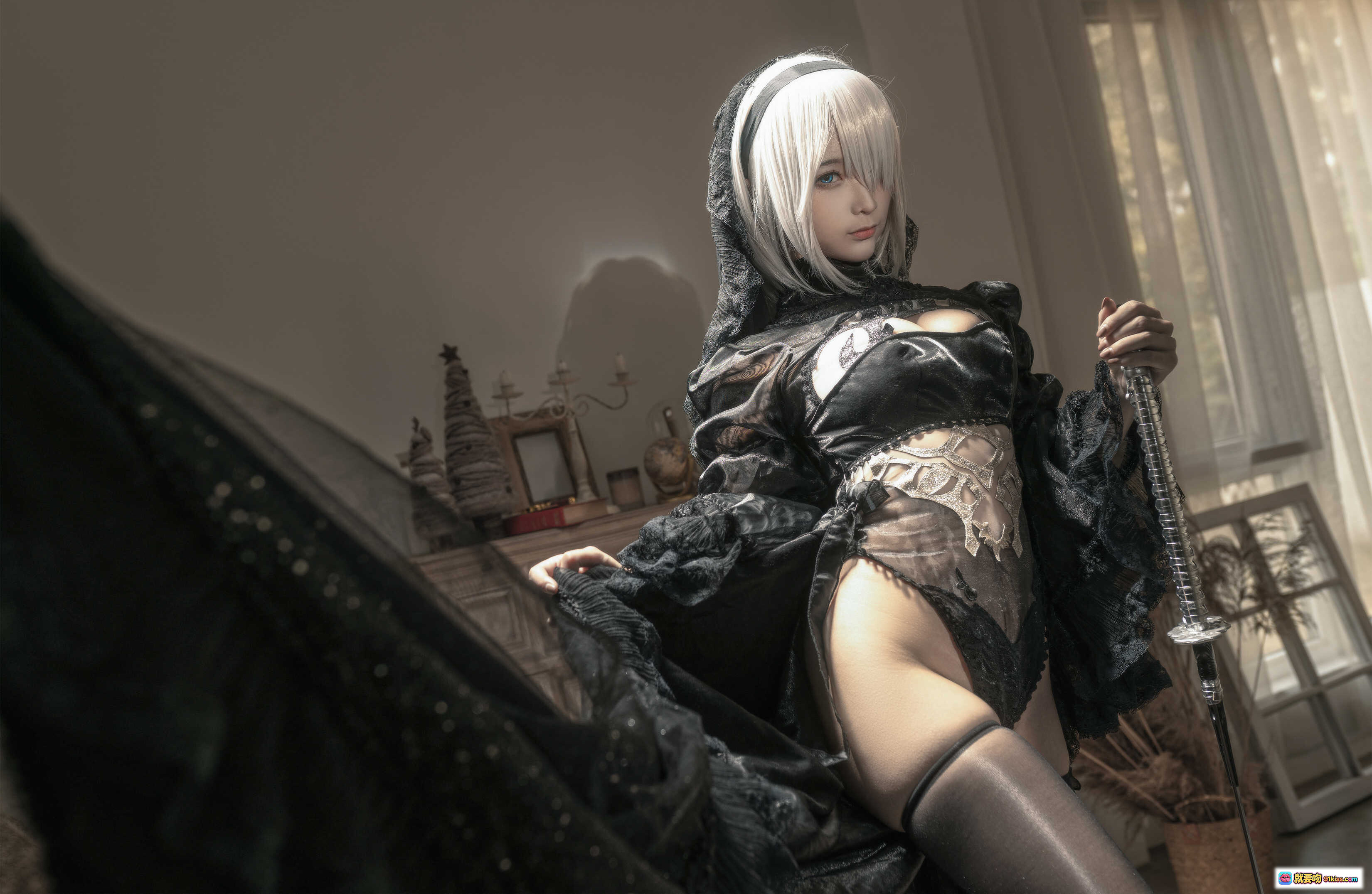 图片[7] - 蠢沫沫NO.100尼尔纪元黑花嫁Cosplay写真 20P高清美图 黑色蕾丝哥特风持剑造型 优雅神秘氛围感大片 - 就要吻
