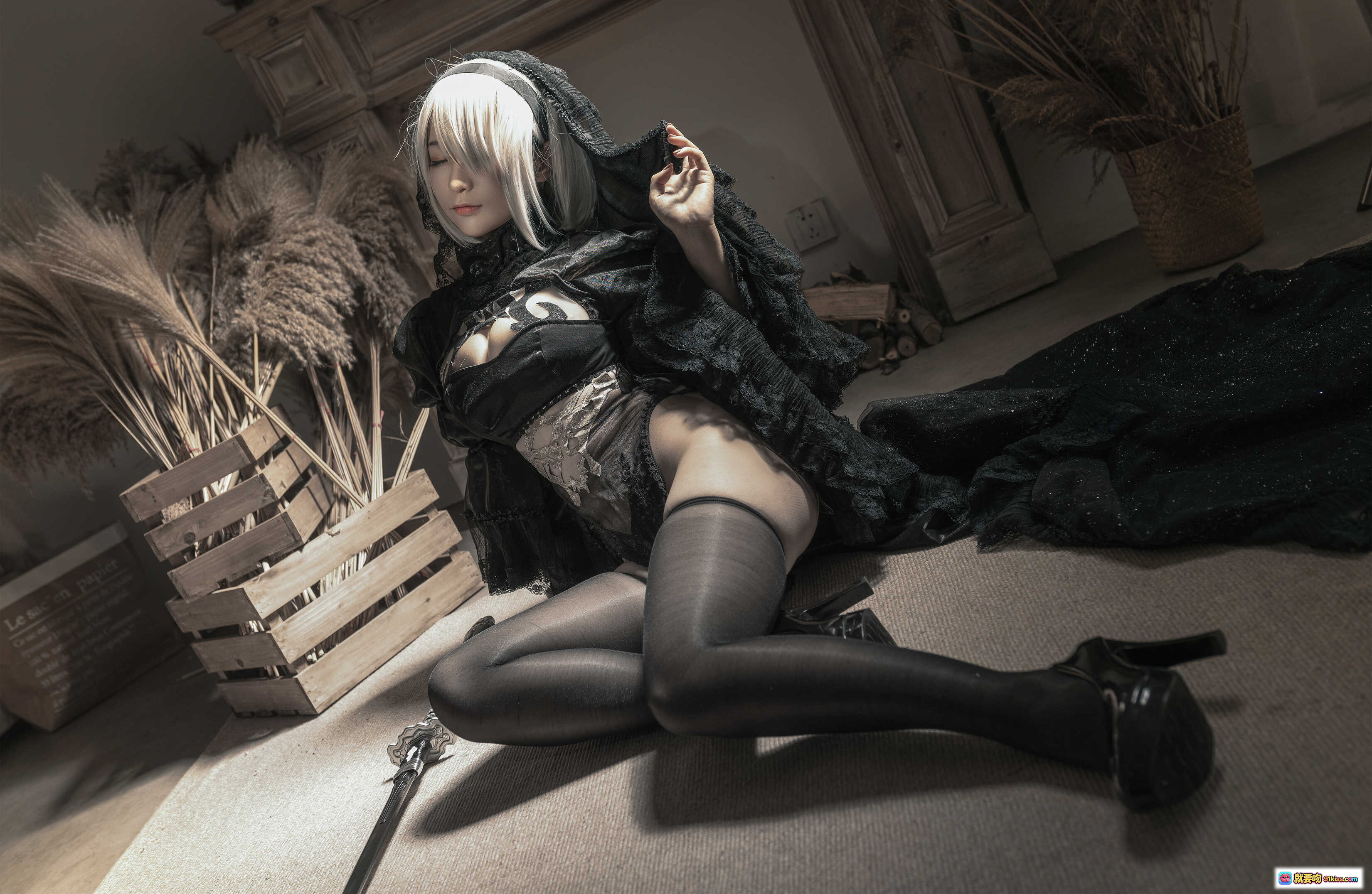 图片[6] - 蠢沫沫NO.100尼尔纪元黑花嫁Cosplay写真 20P高清美图 黑色蕾丝哥特风持剑造型 优雅神秘氛围感大片 - 就要吻