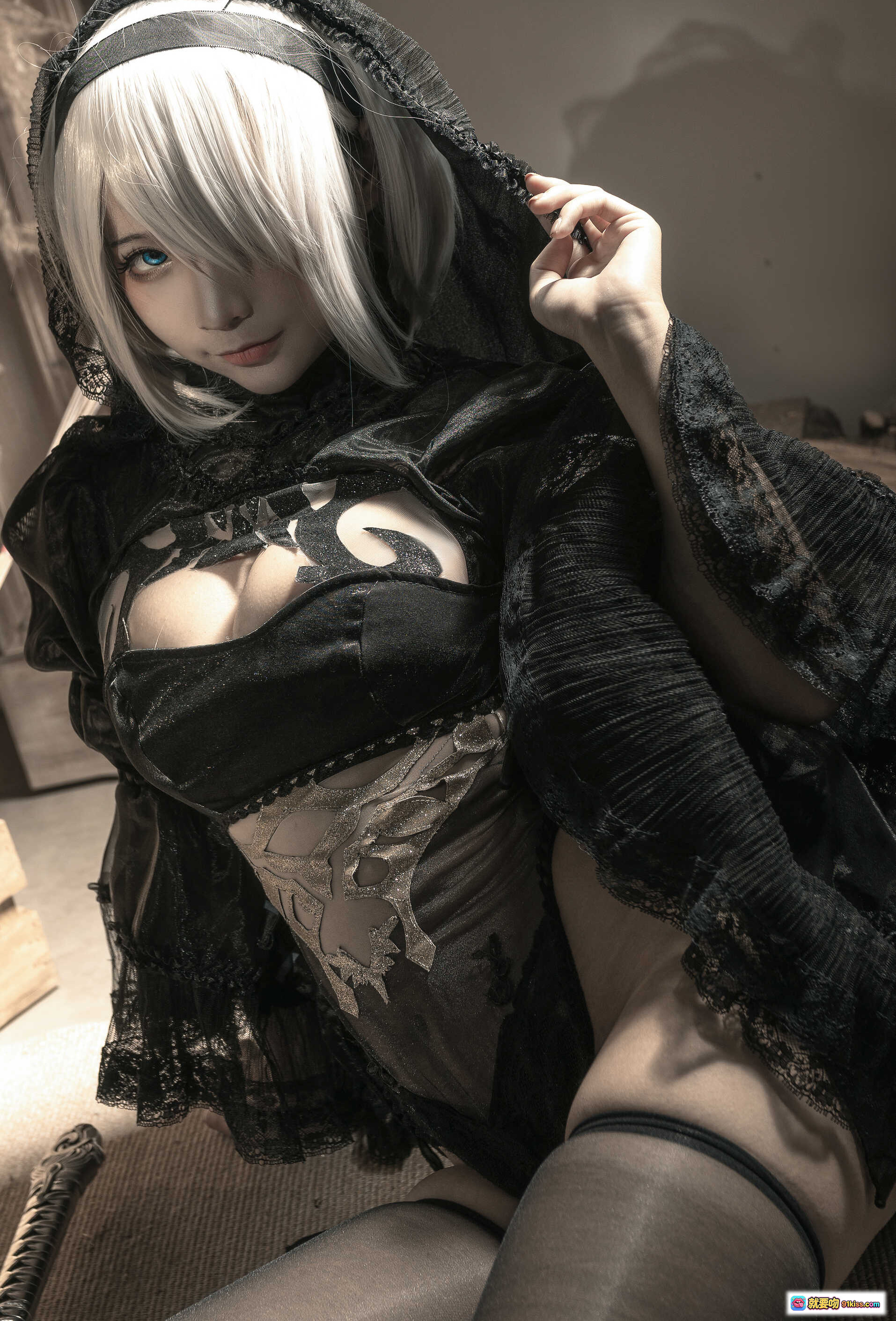 图片[8] - 蠢沫沫NO.100尼尔纪元黑花嫁Cosplay写真 20P高清美图 黑色蕾丝哥特风持剑造型 优雅神秘氛围感大片 - 就要吻