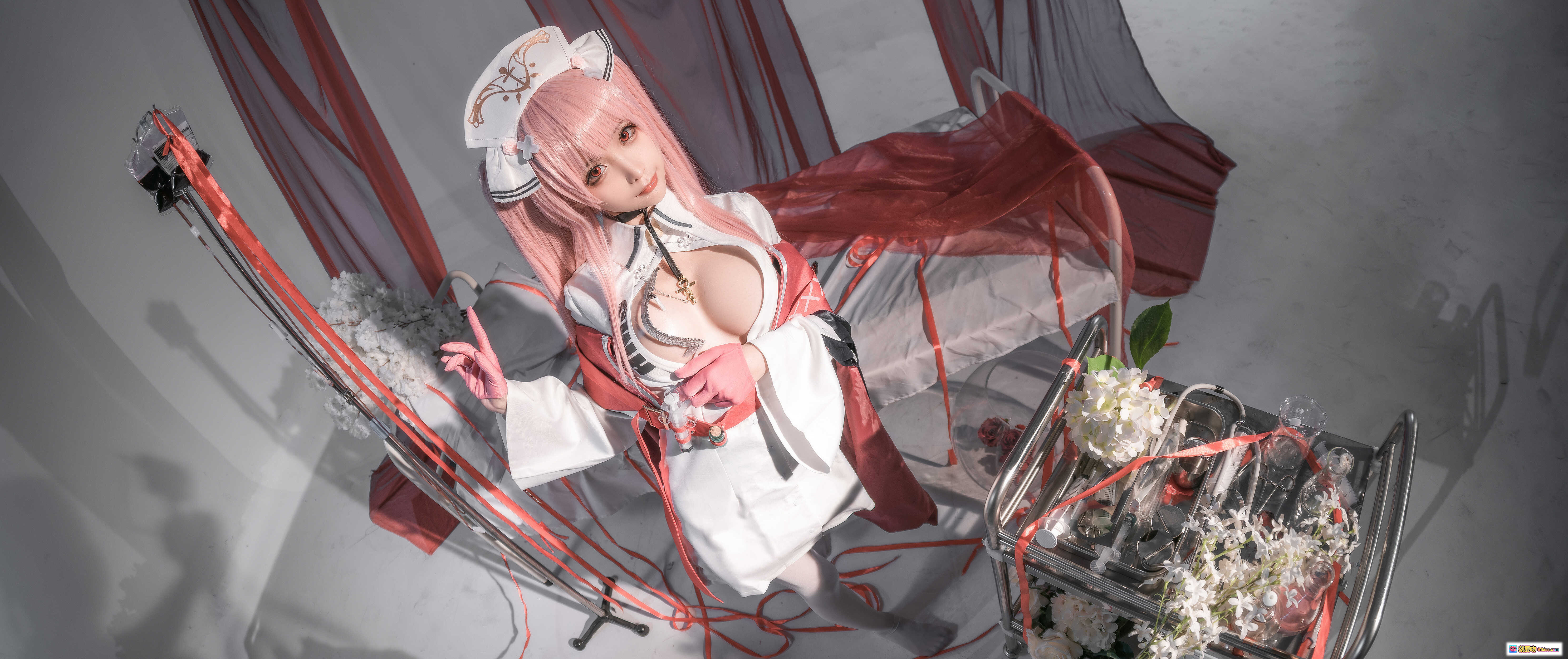 图片[2] - 蠢沫沫NO.128英仙座Cosplay写真 | 粉发护士装 | 白玫瑰花海 | 18P高清图集 | 179MB下载 - 就要吻