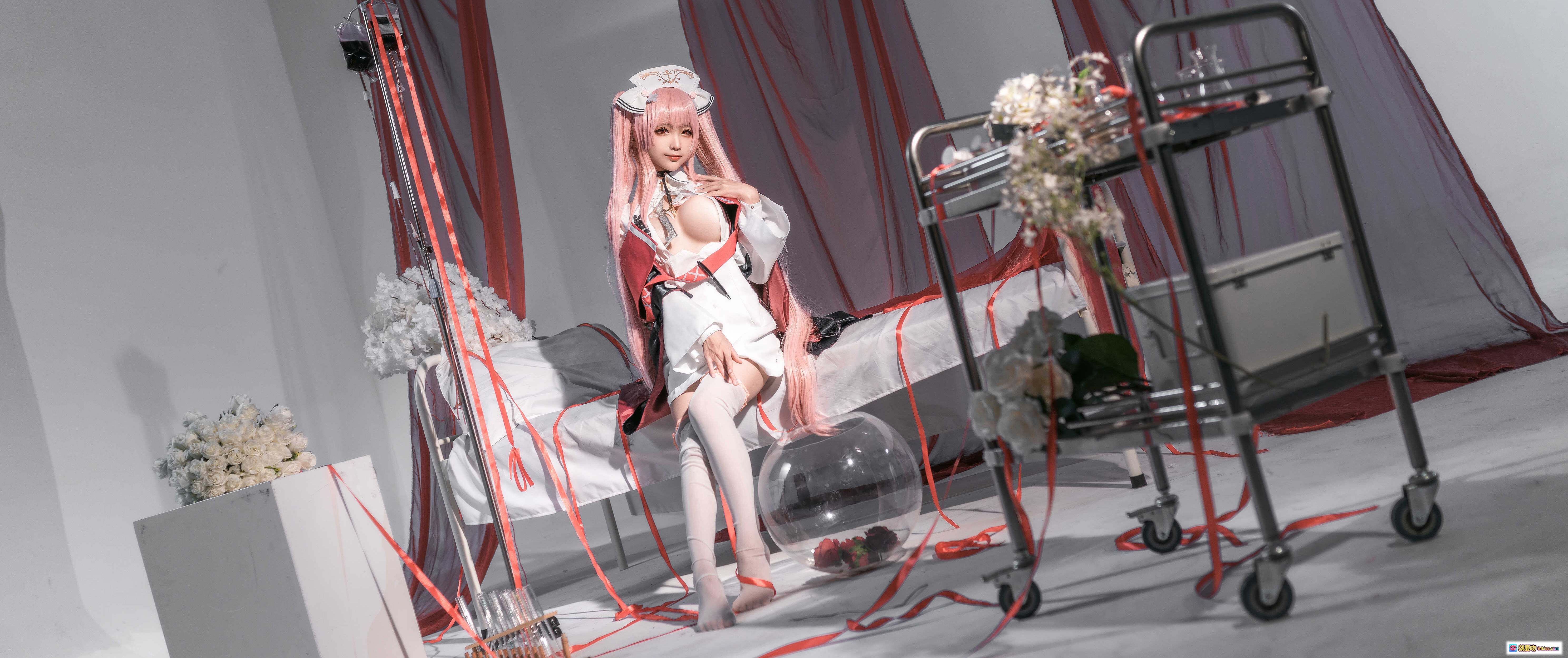 图片[7] - 蠢沫沫NO.128英仙座Cosplay写真 | 粉发护士装 | 白玫瑰花海 | 18P高清图集 | 179MB下载 - 就要吻