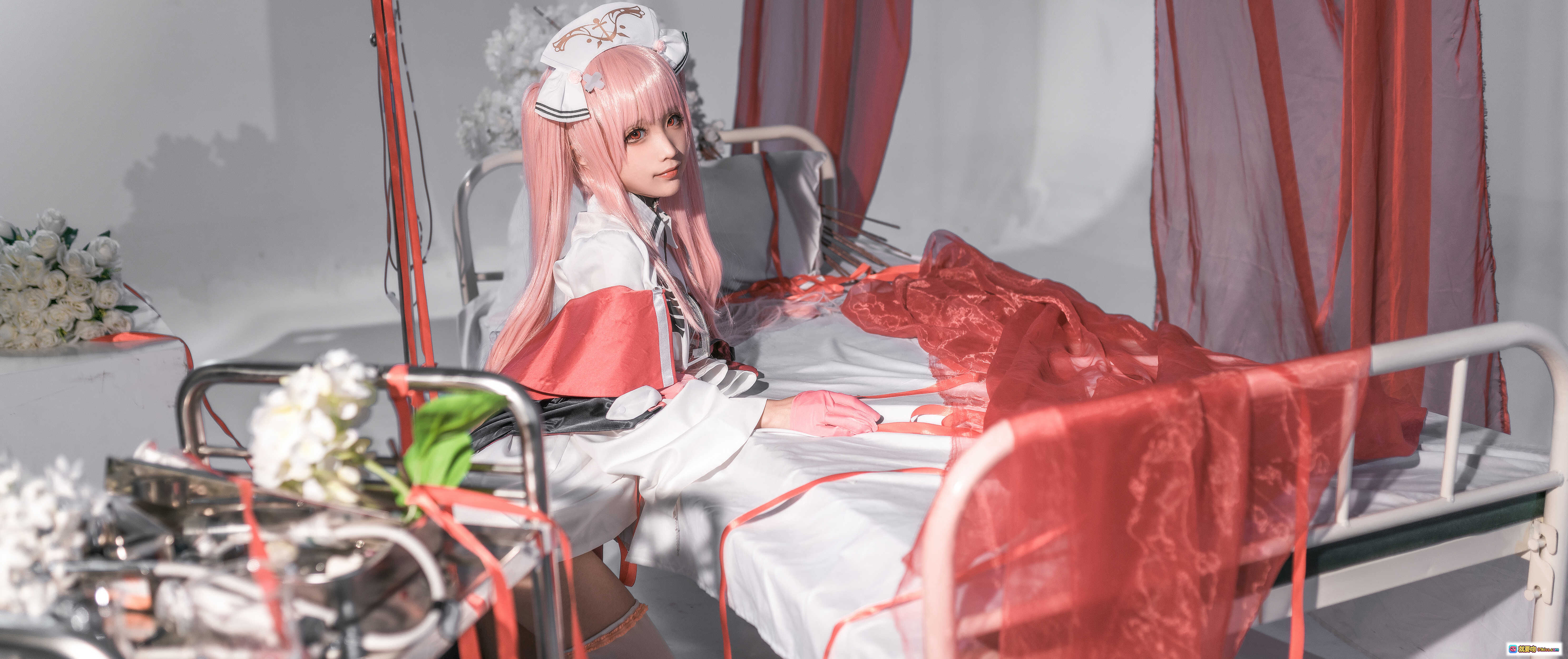 图片[5] - 蠢沫沫NO.128英仙座Cosplay写真 | 粉发护士装 | 白玫瑰花海 | 18P高清图集 | 179MB下载 - 就要吻