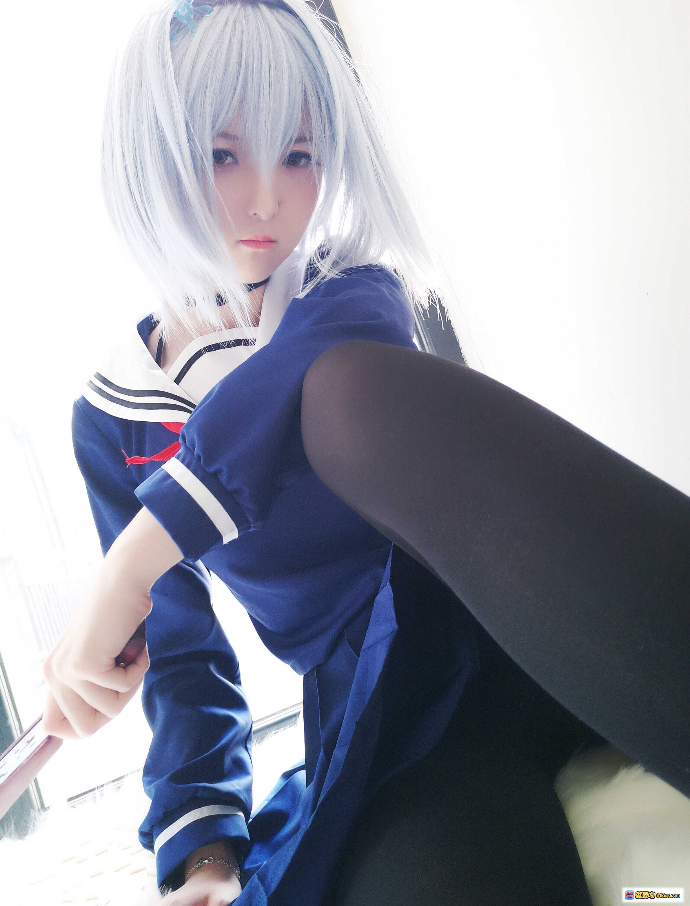 图片[4] - 一小央泽NO.023空银子cos写真｜黑丝美腿+蓝发少女+自拍镜前+性感内衣+毛绒地毯场景 - 就要吻