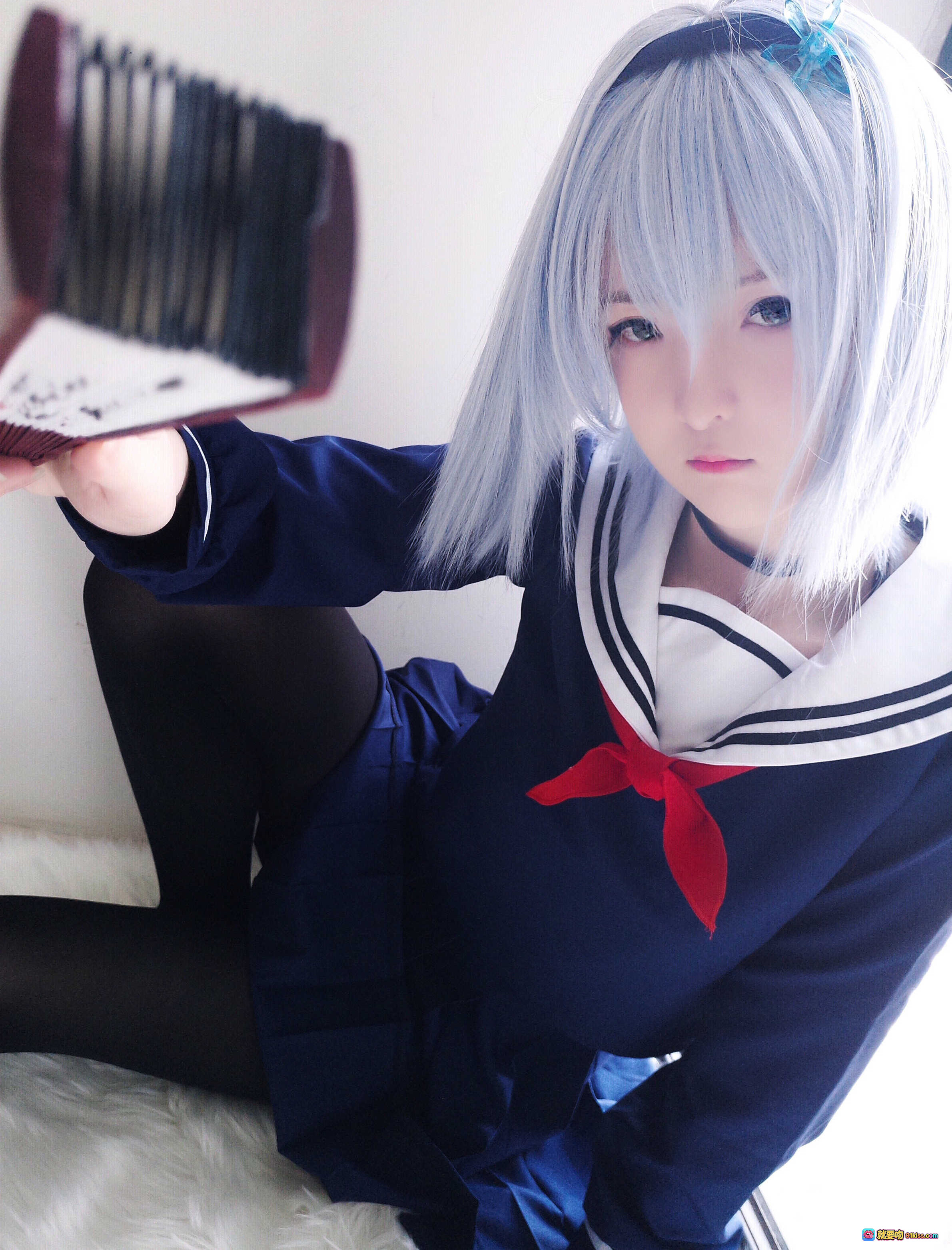 图片[2] - 一小央泽NO.023空银子cos写真｜黑丝美腿+蓝发少女+自拍镜前+性感内衣+毛绒地毯场景 - 就要吻