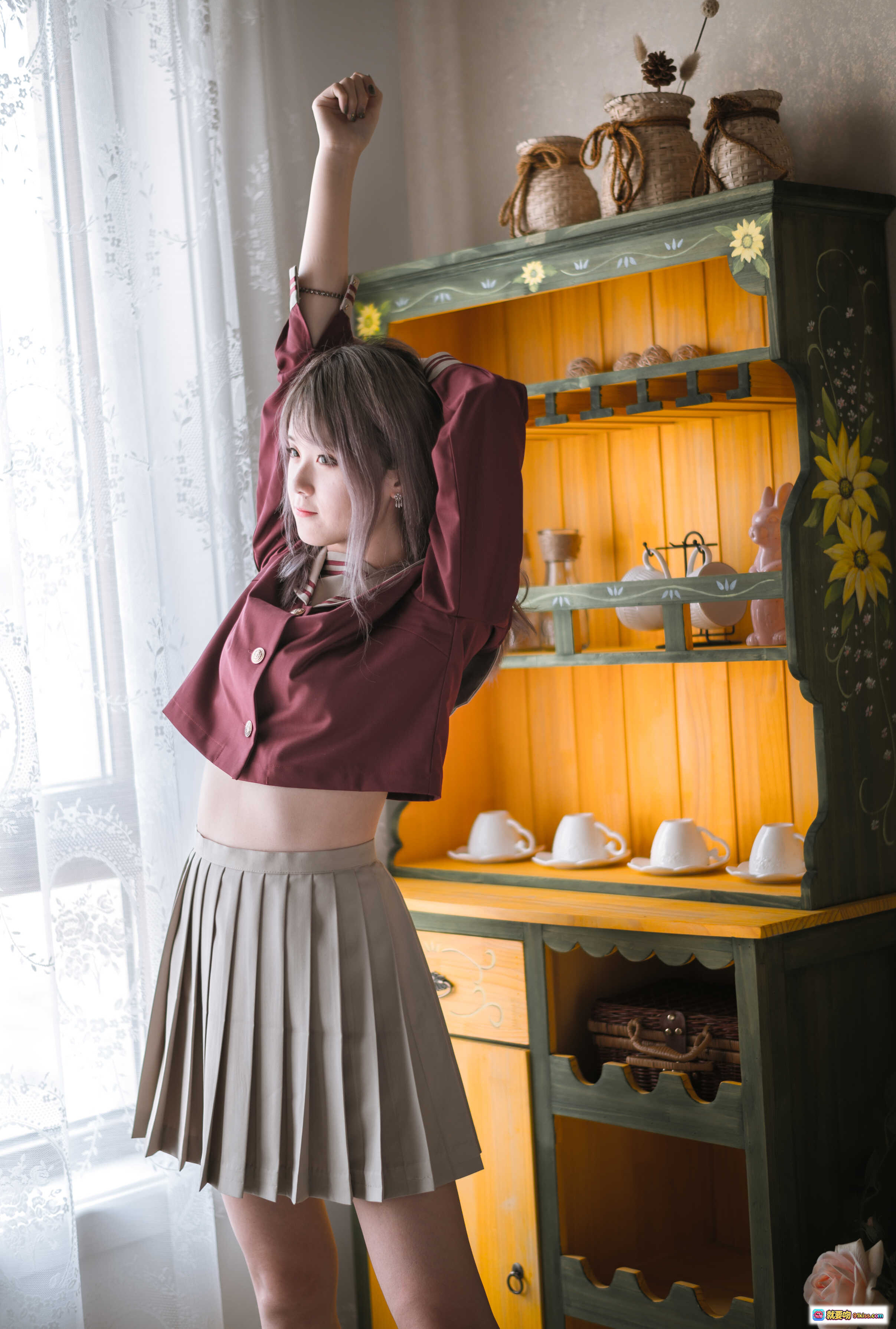 图片[7] - 秋楚楚斋蔻2 Cosplay写真 | 金发麻花辫少女制服诱惑 | 室内窗边柔光摄影 | 46P高清图集 - 就要吻