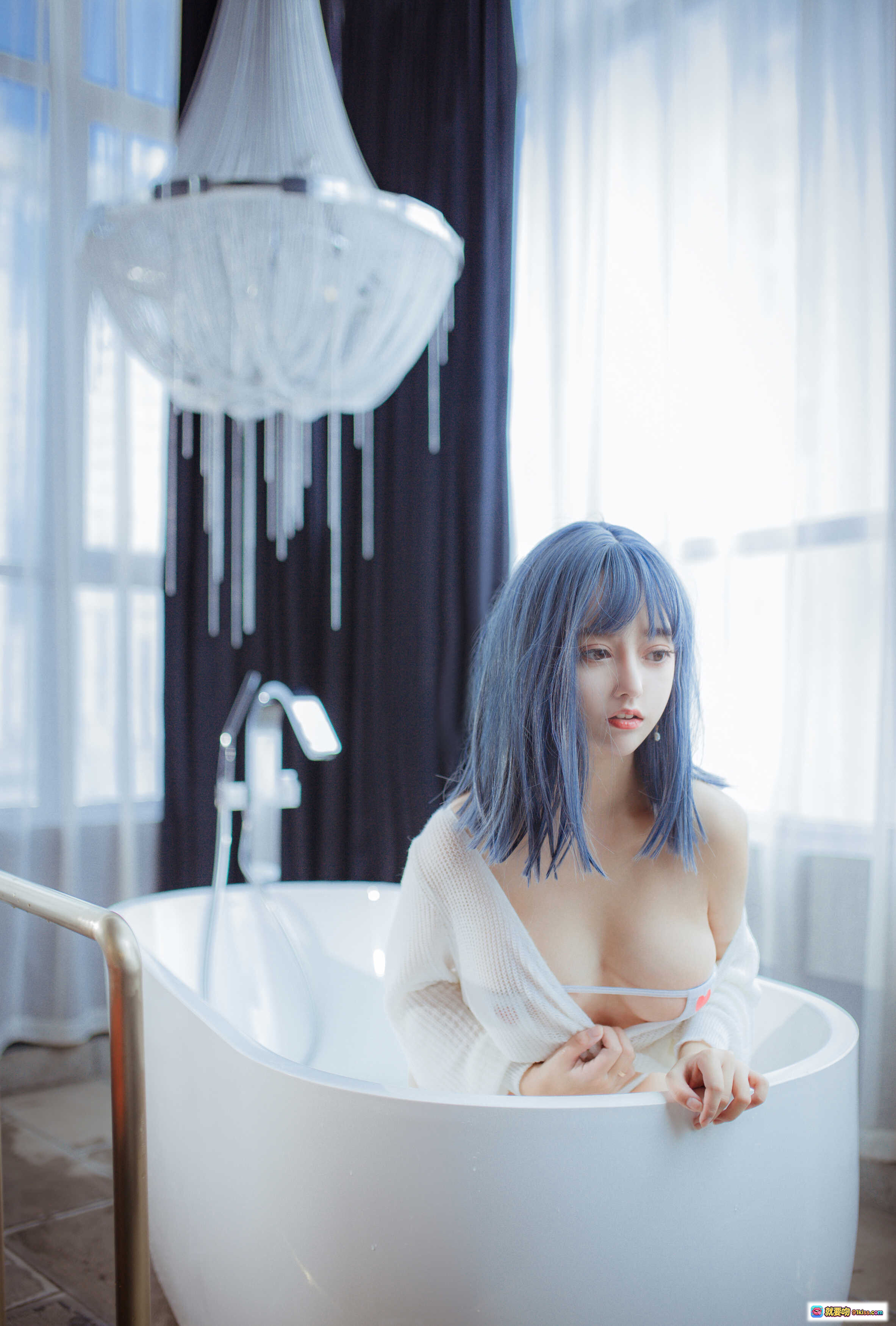 图片[2] - 蓝发少女浴缸写真｜白色针织衫湿身诱惑｜室内私房摄影｜过期米线线喵040米线23P高清图集 - 就要吻